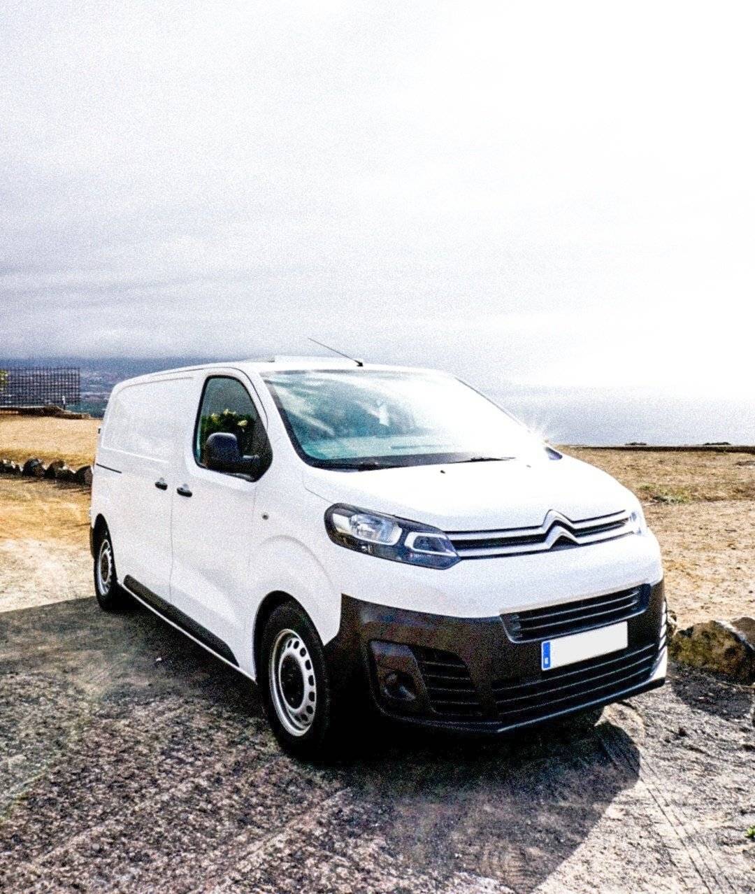 Vue avant de 3/4 Citroën Jumpy 2016 - Yescapa