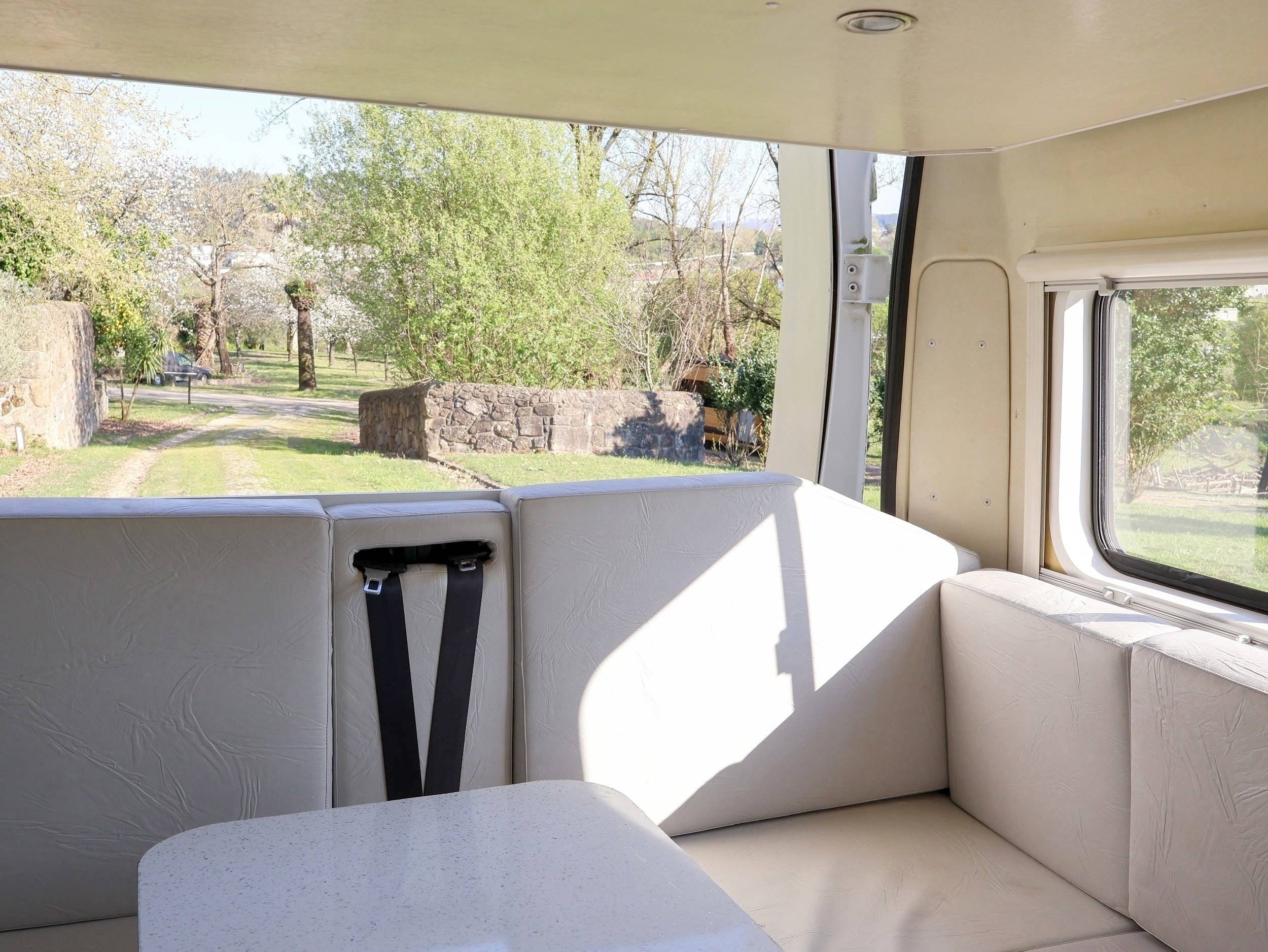 Coin repas Fiat Ducato 2,2 l 100 ch - Yescapa