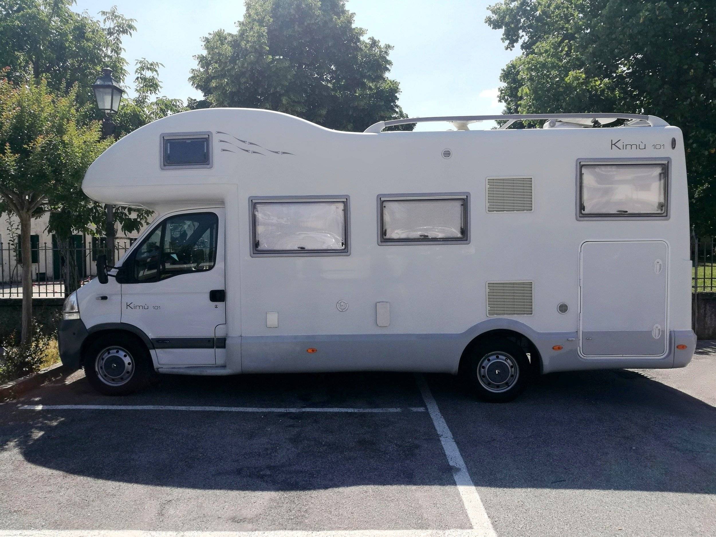 schräge Vorderansicht Mobilvetta - Yescapa
