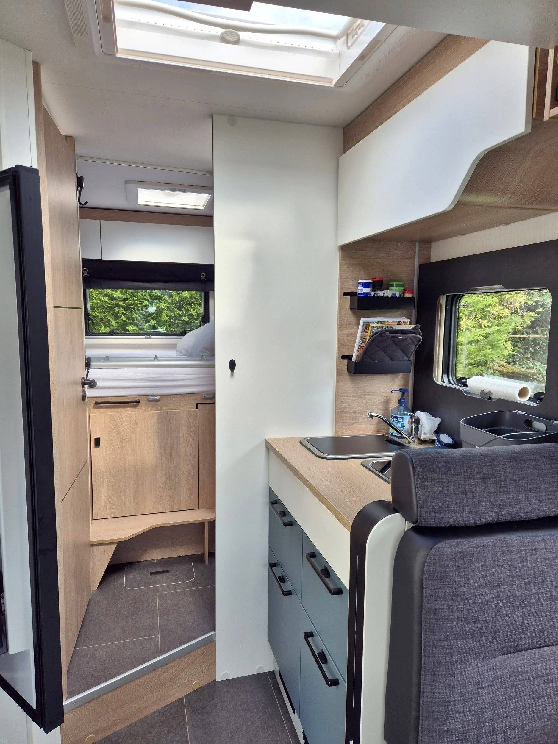 Bavaria Transit 2,0 l 170 ch