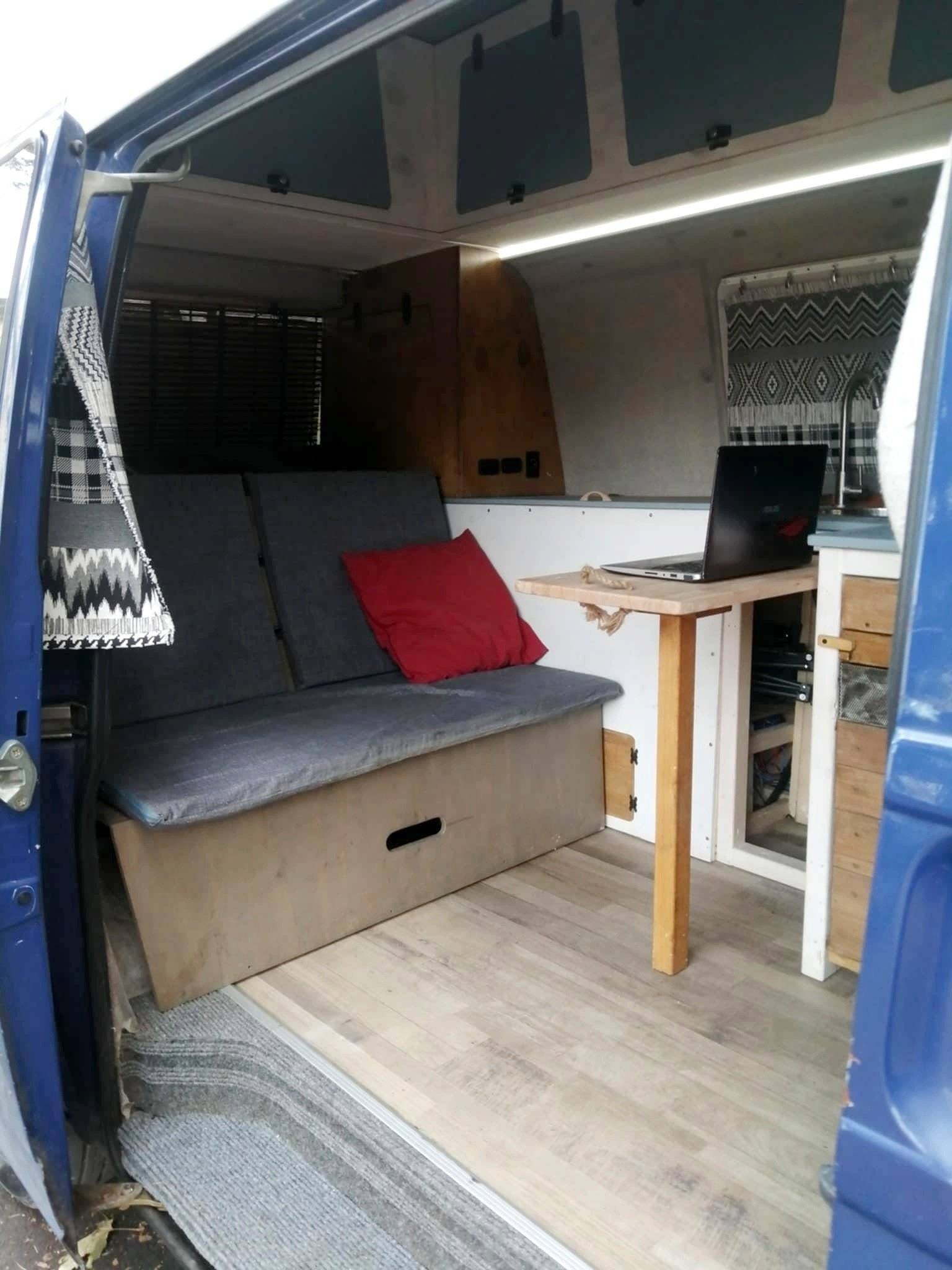 Volkswagen Transporter T4 2.4D