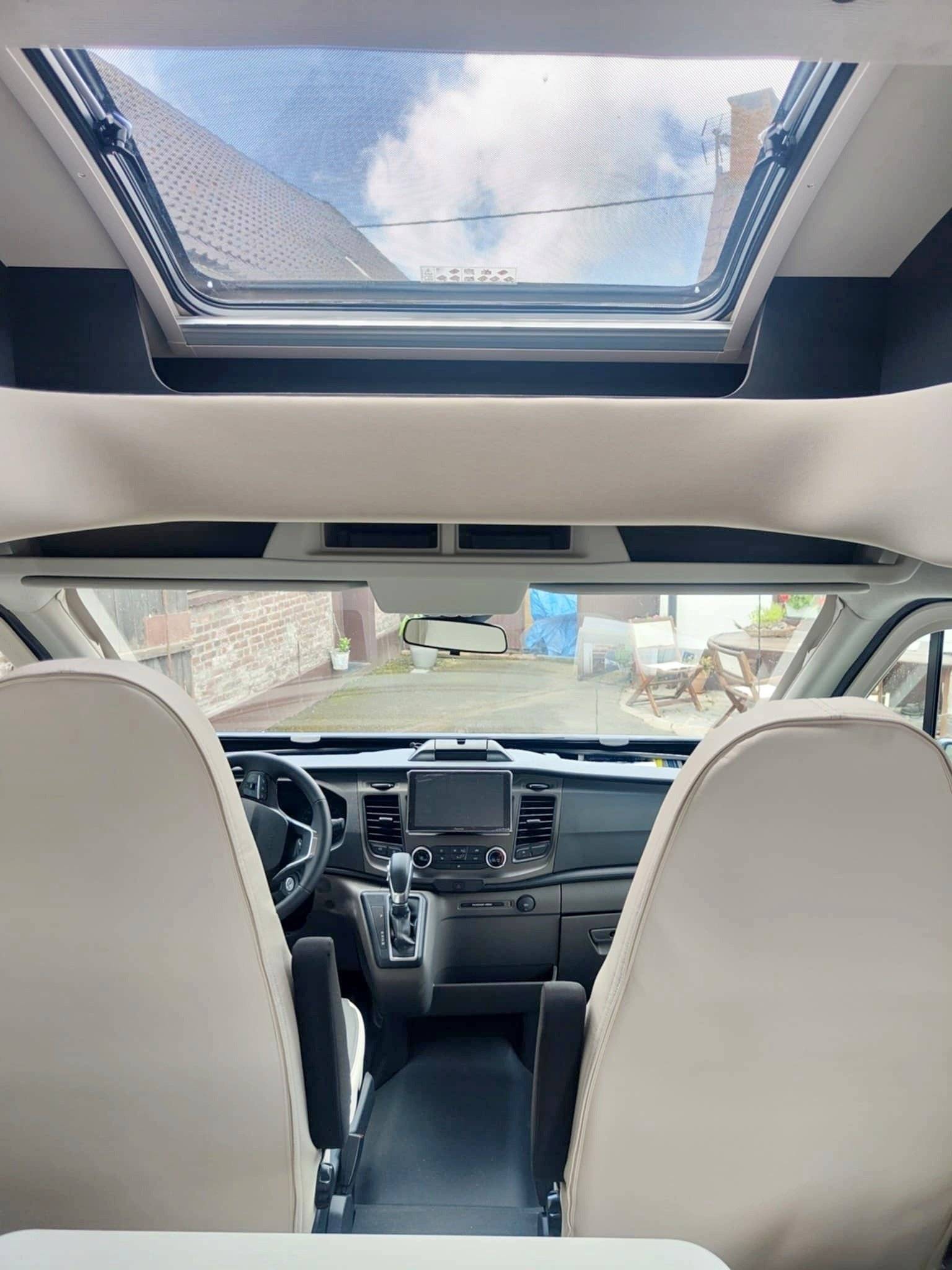 Cabina di guida Ford ford transit - Yescapa