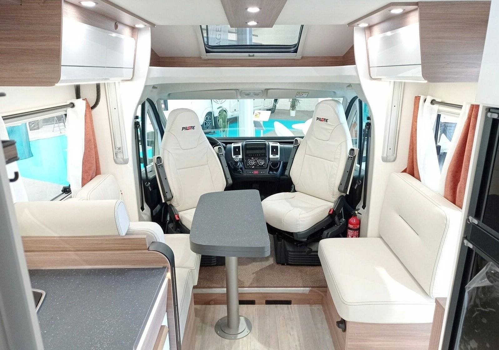 Pilote P746 ESSENTIEL