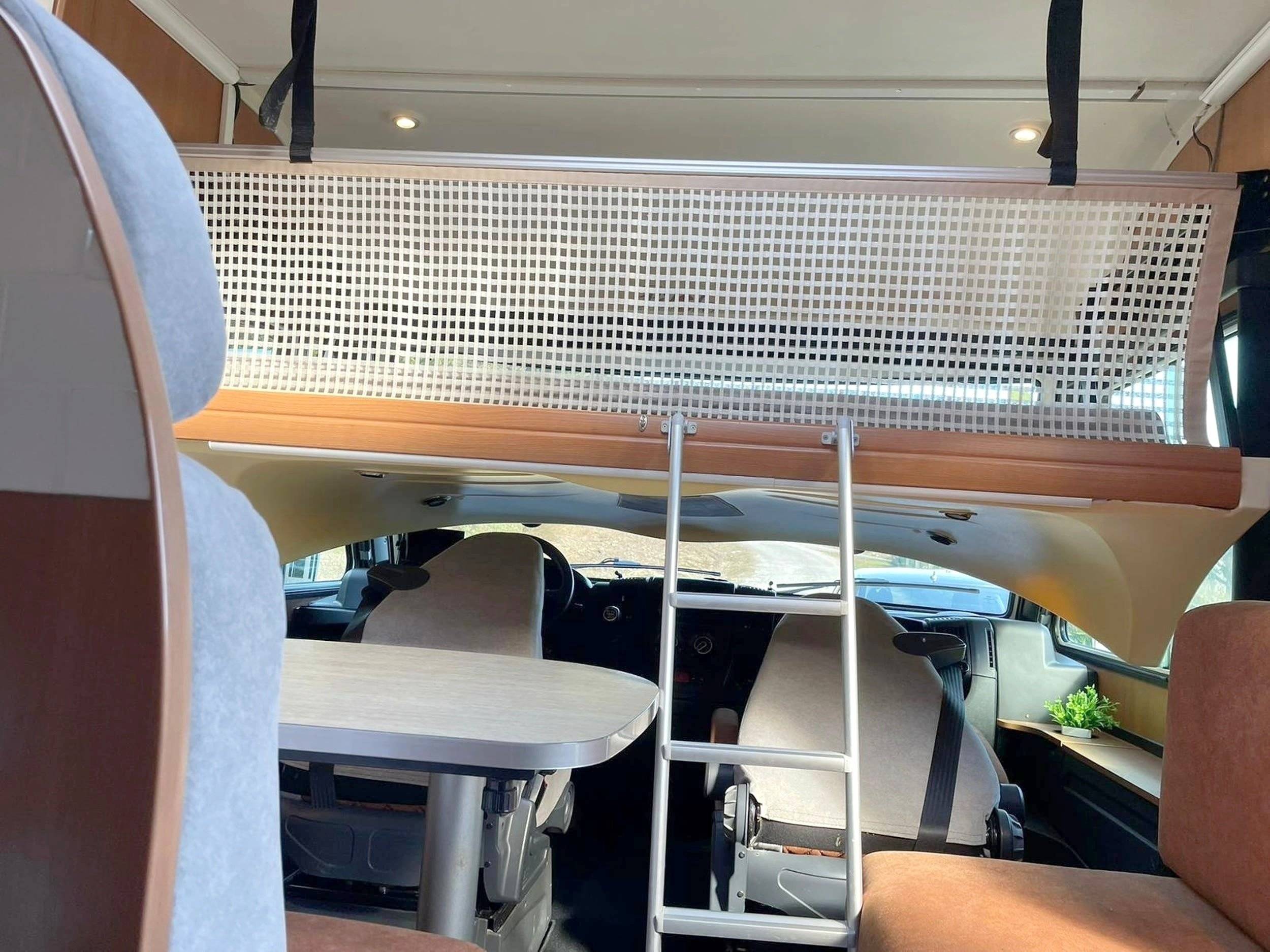 Comedor Fiat Ducato 2.8 - Yescapa