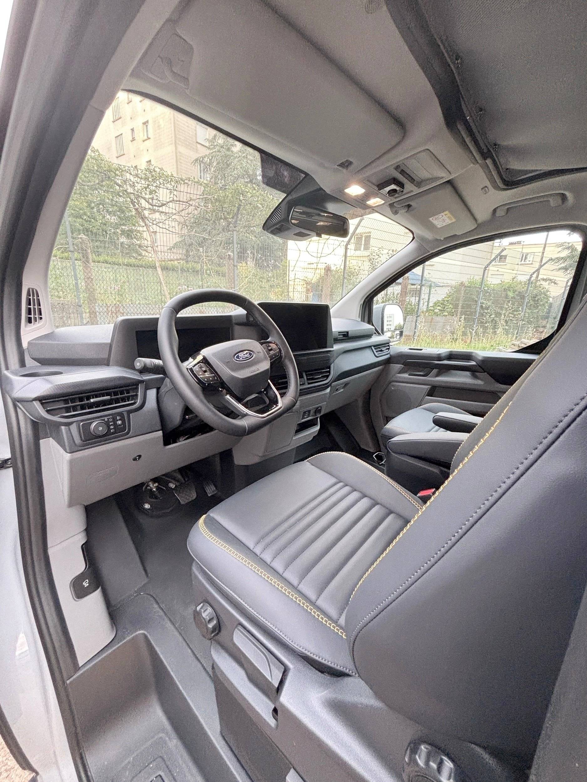 Custo Van  