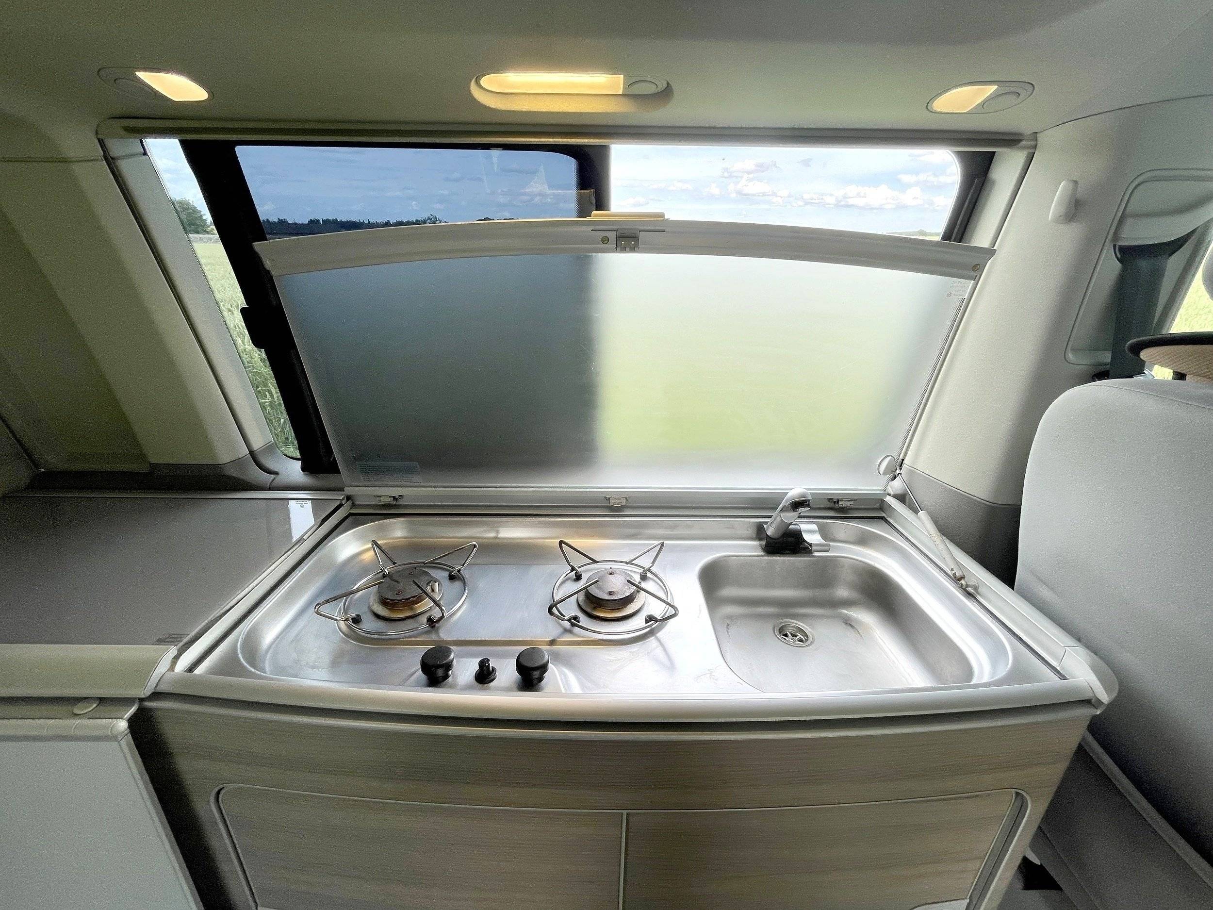 Volkswagen T5 California Coast