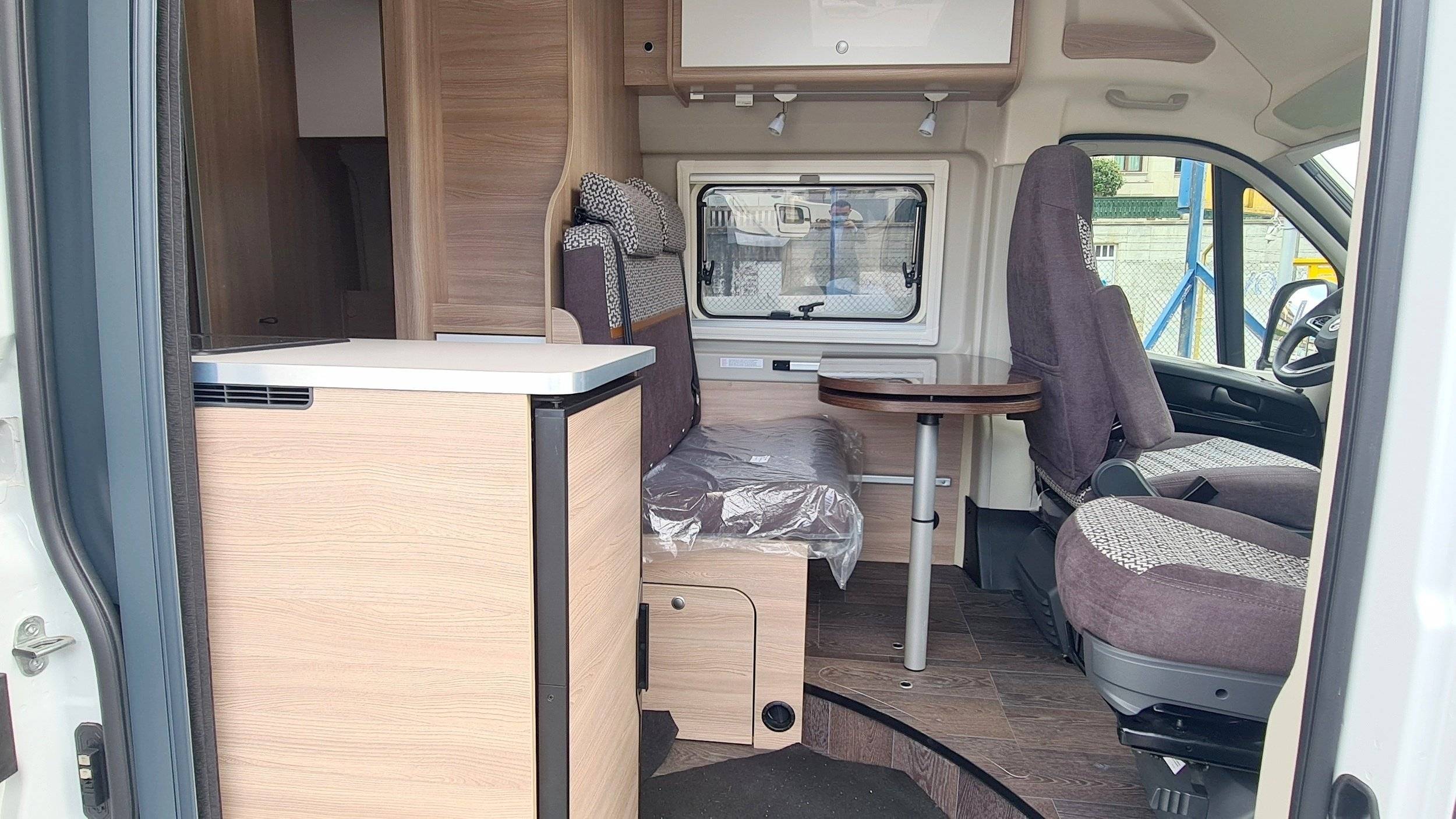 Coin repas Fiat Ducato 2,3 l 148 ch - Yescapa