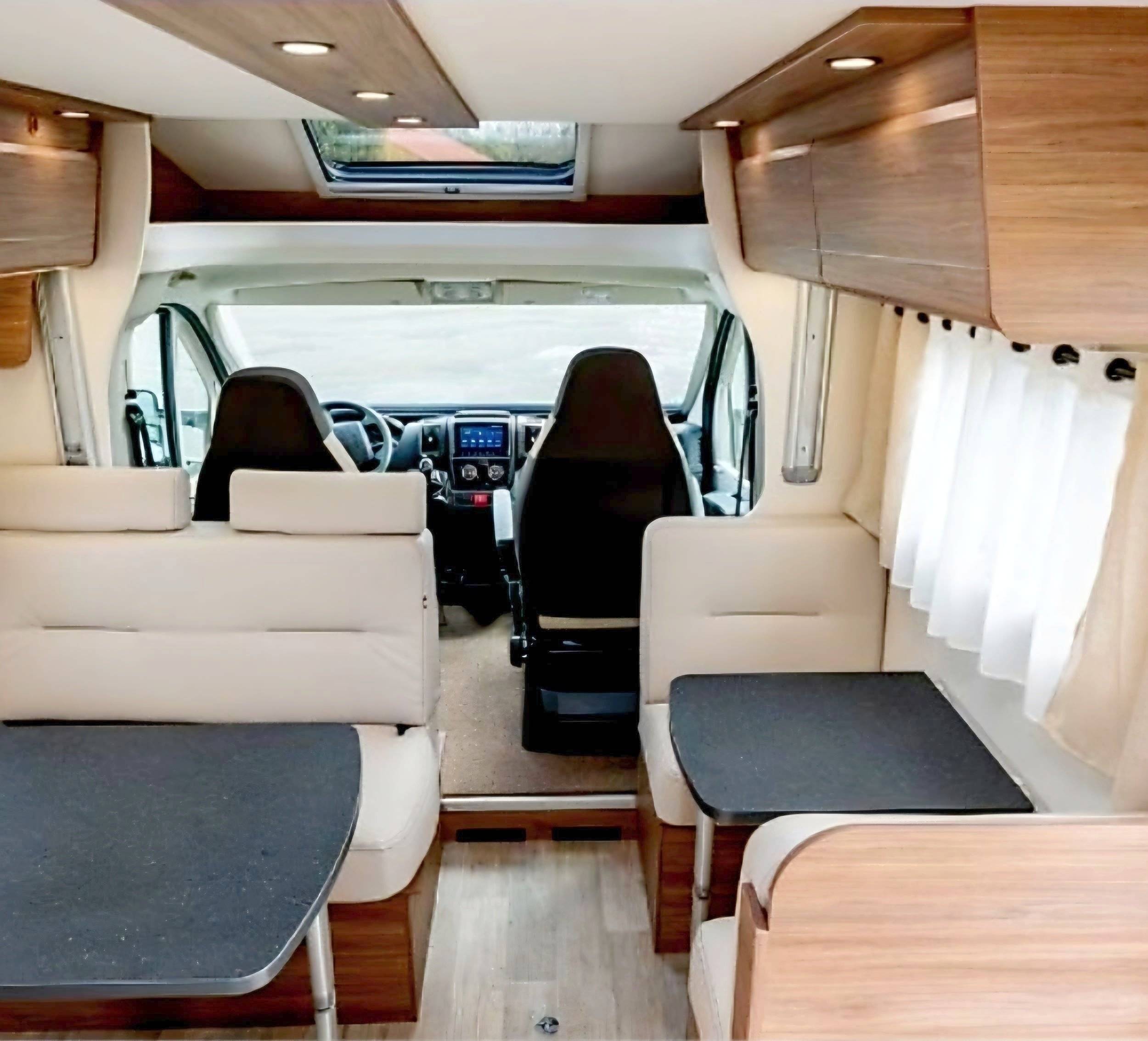 Pilote P 696 D Essentiel