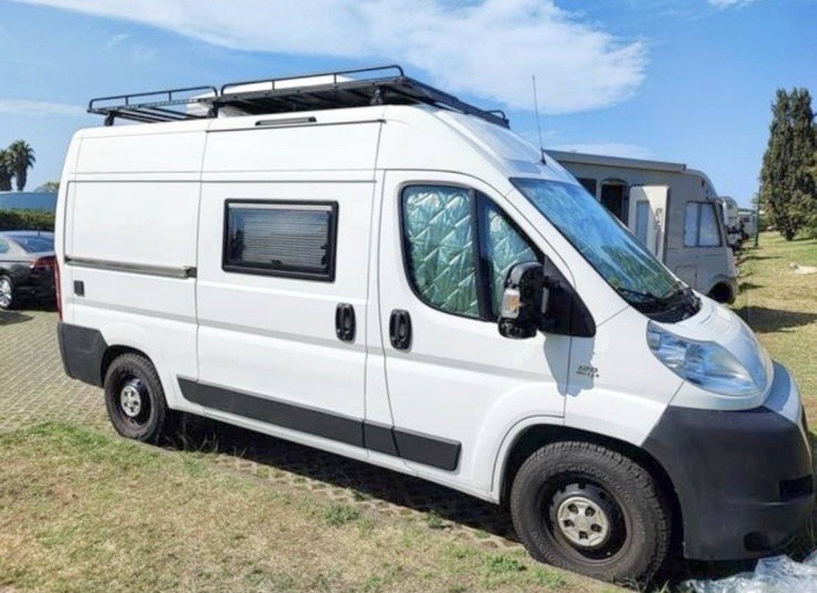 Vue avant de 3/4 Fiat Ducato 2,3 l Multijet 120ch. - Yescapa