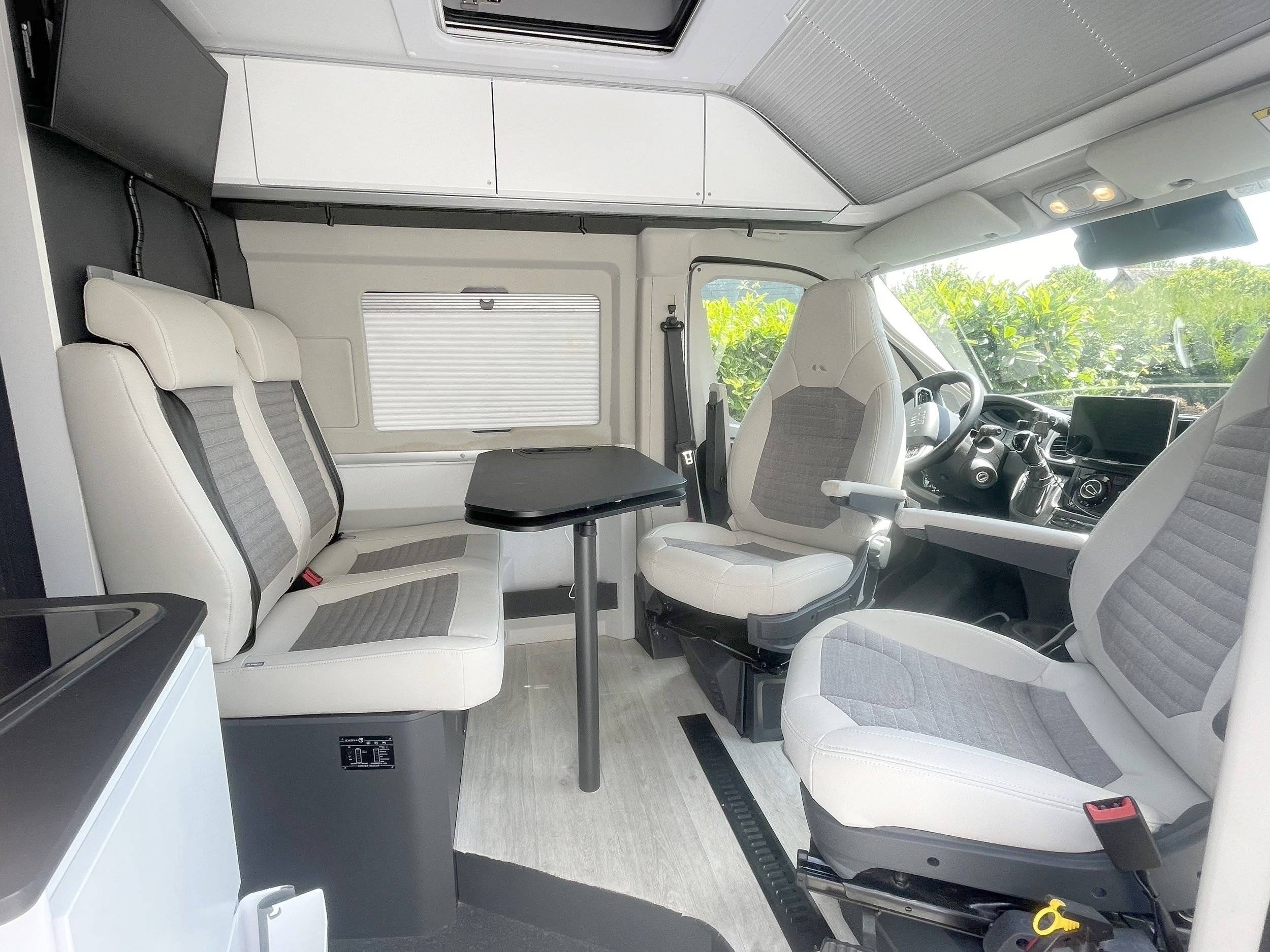 Área de jantar Fiat 2,3 l 130 ch - Yescapa