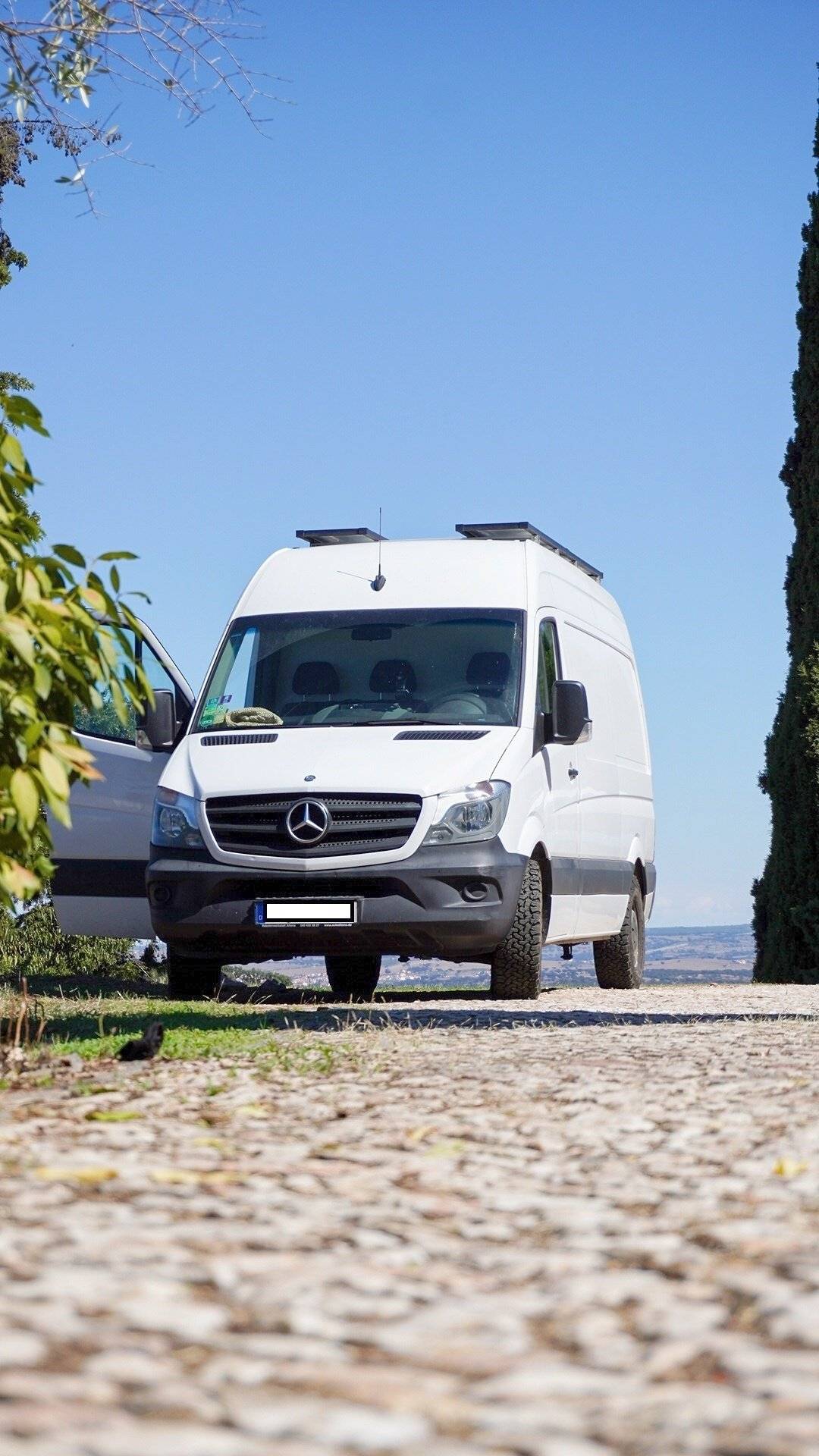 Front view from 3/4 Mercedes Sprinter 316 cdi - Yescapa