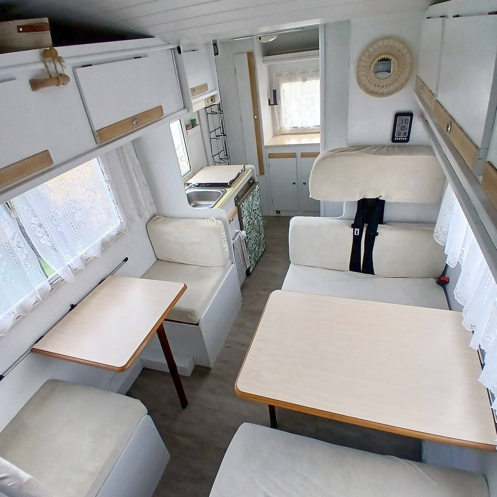 Dinette Nissan Trade - Yescapa