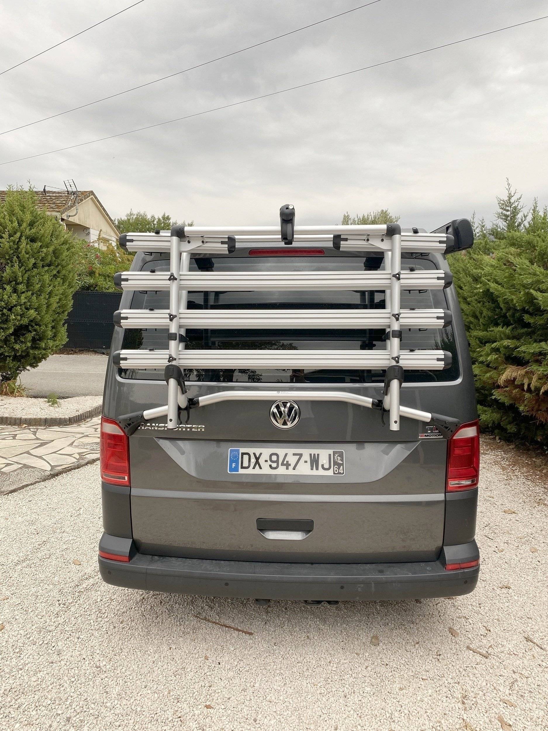 Loisirs 12 Connect Van