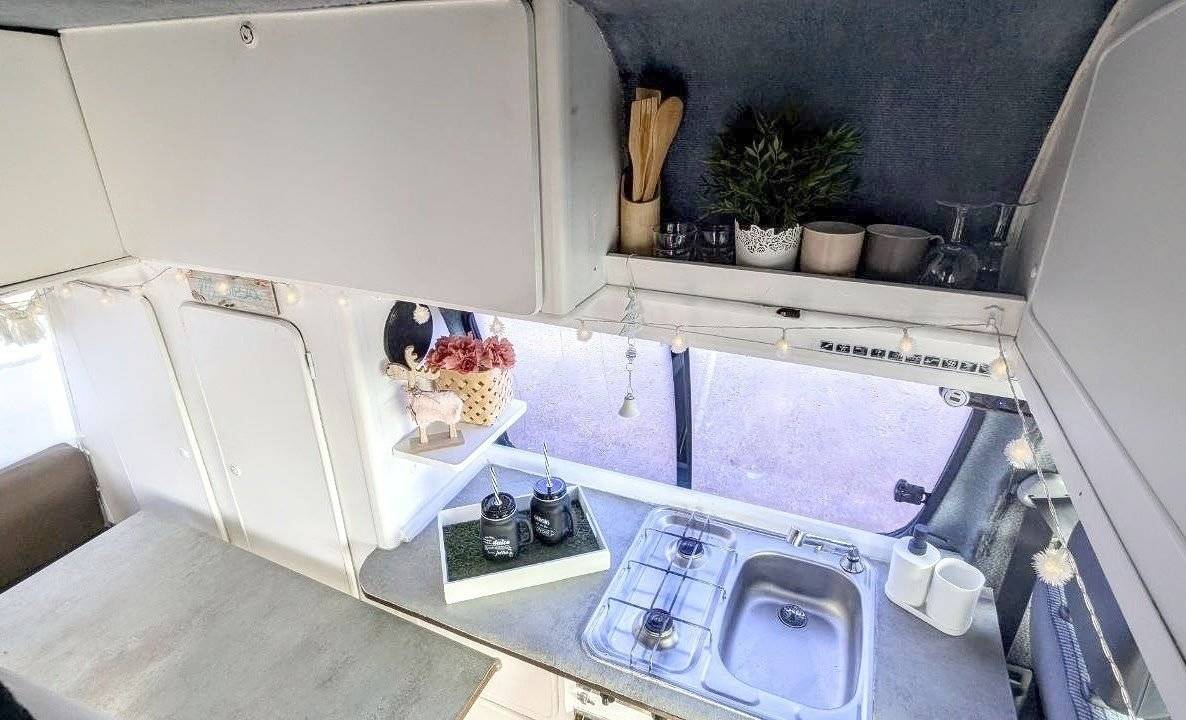 Kochnische Toyota TOYOTA HIACE - Yescapa