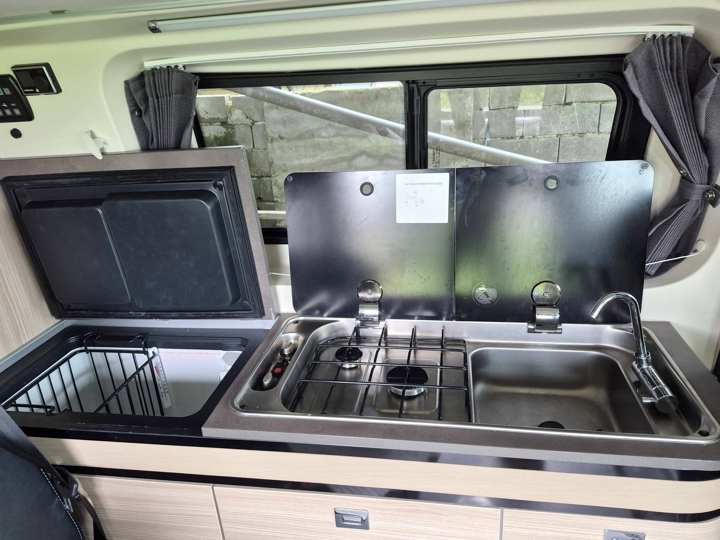 Kochnische Ford Custom 2,0 l 130 ch - Yescapa