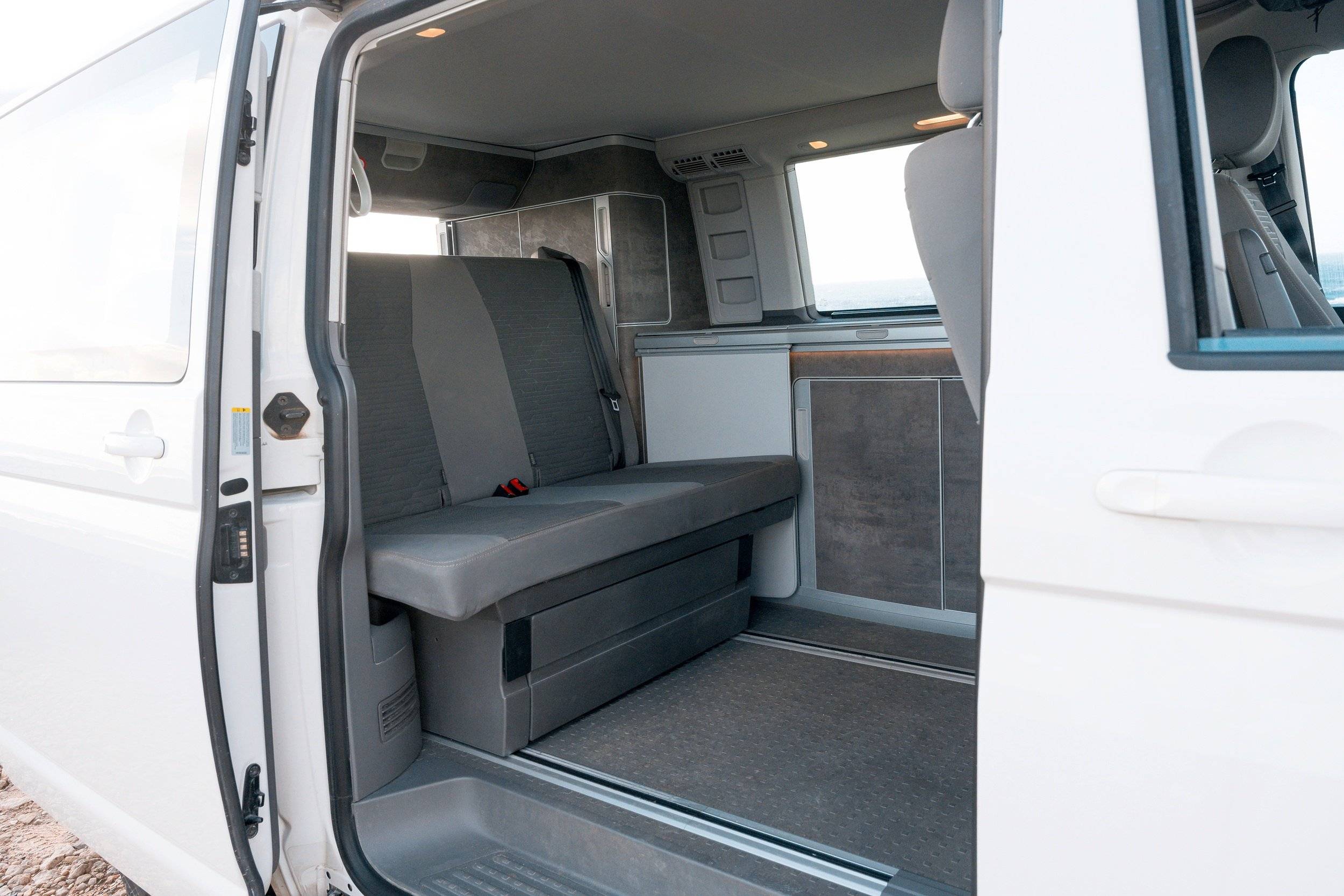 Altro Eu California Standard 4 Auto Base Eu California Standard 4 Auto Base - Yescapa