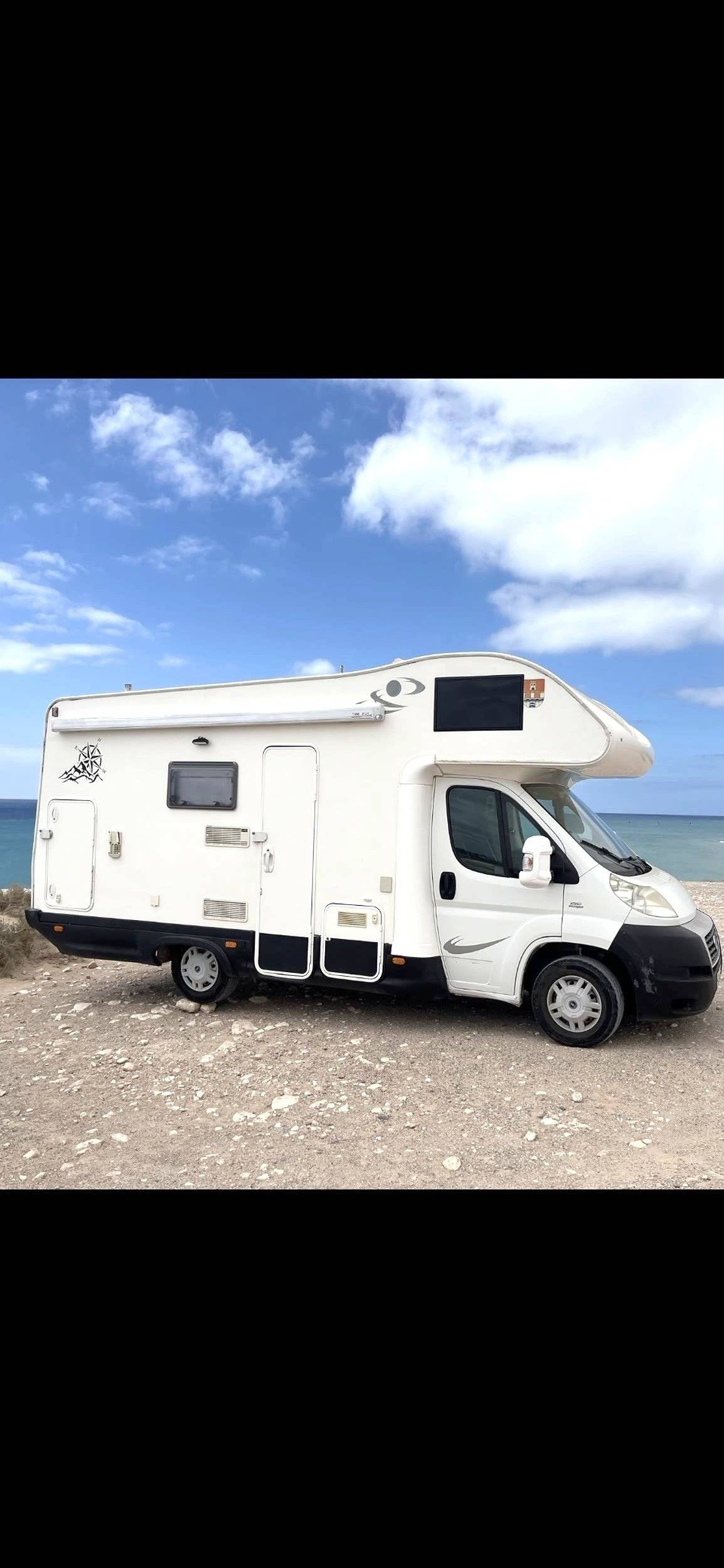 Vista del vehicle angle davanter Fiat Ducato 2,3 l Multijet 130 ch. - Yescapa