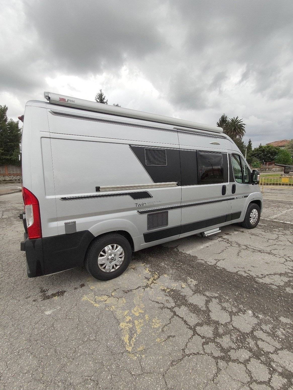 Adria Twin 600 spt Family Axess 06 Active