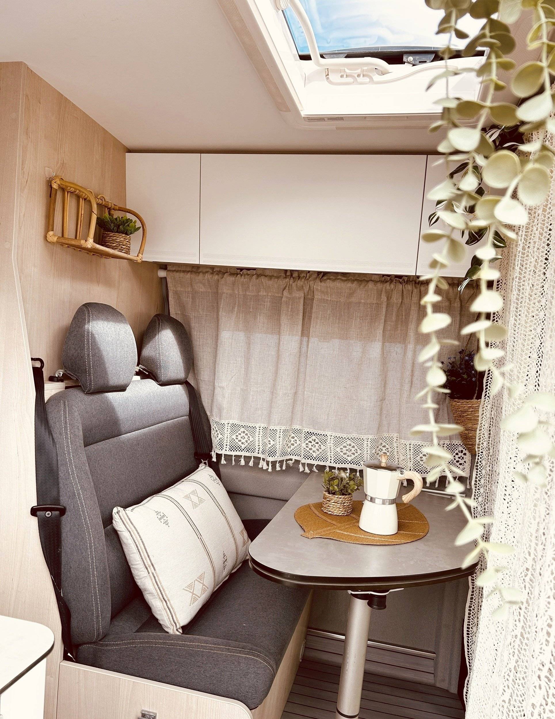 Jumper Desert Island