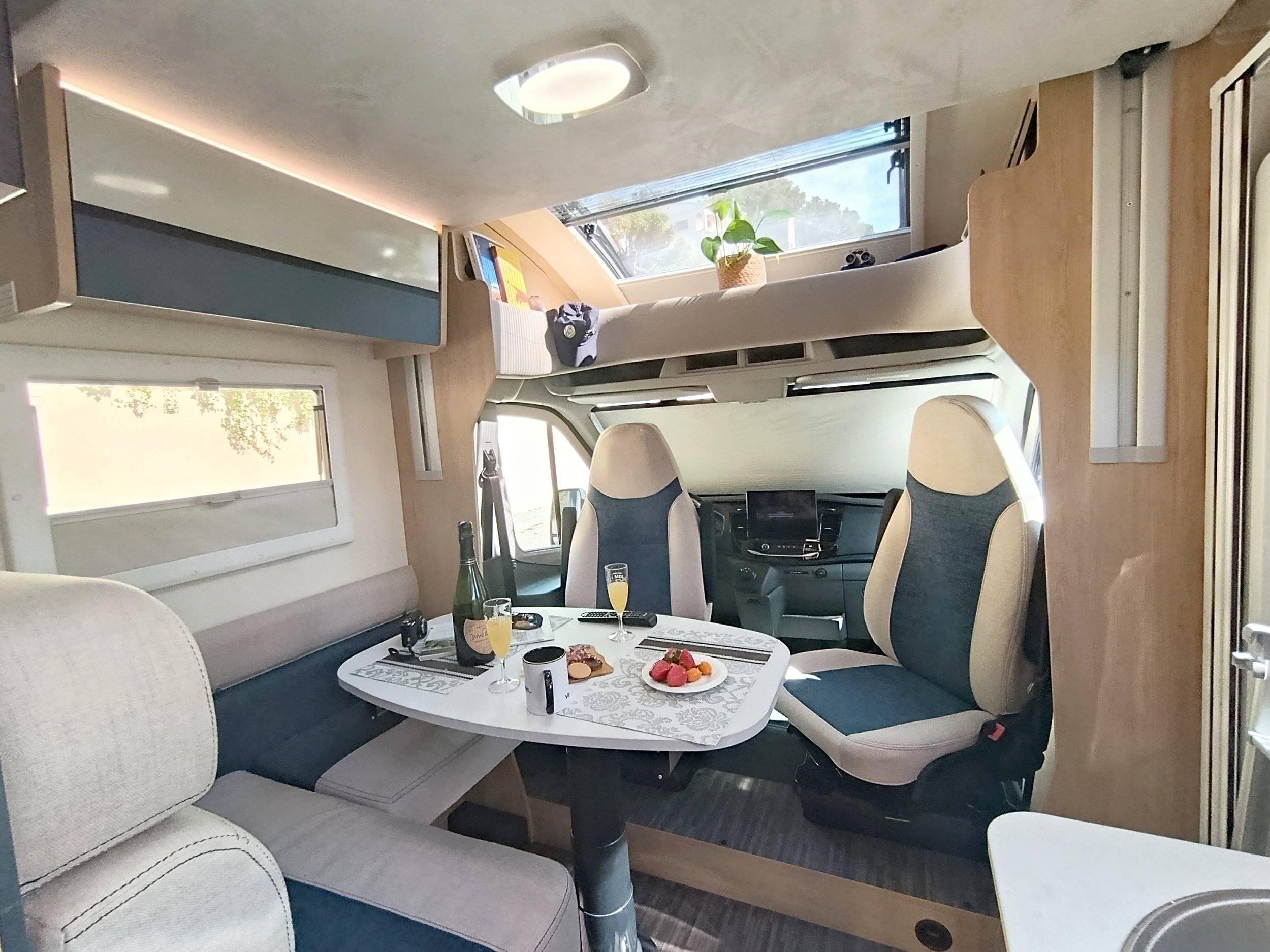 Comedor Ford TRANSIT 165cv AUTOMATICA - Yescapa