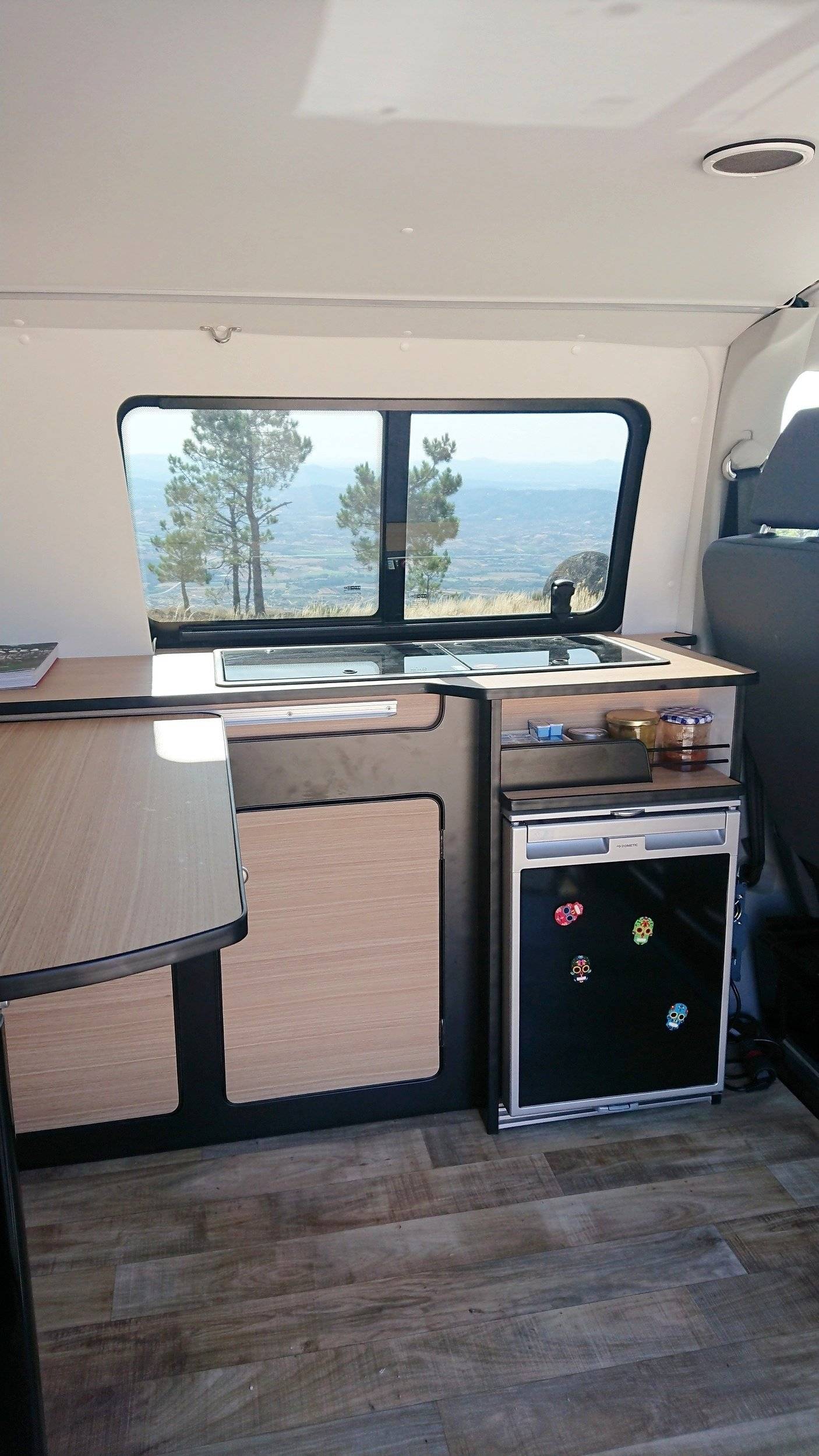 Kusthom Transporter T5 L2H1 2 l 102 ch