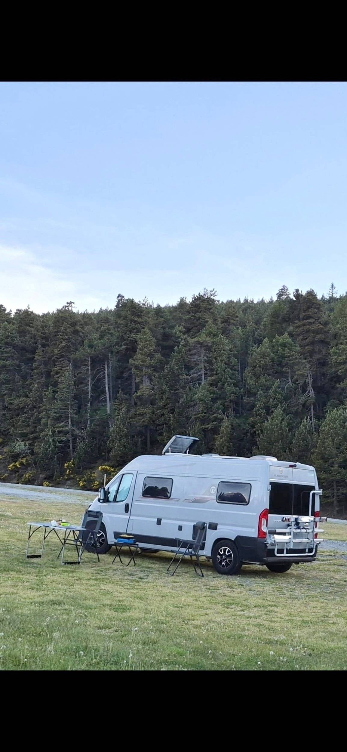 Vista de 3/4 Fiat Ducato 2,3 l Multijet. - Yescapa