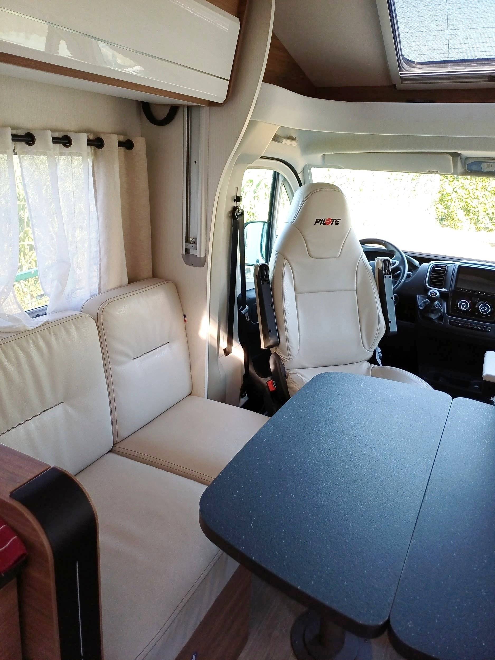 Coin repas Fiat Ducato 2,2 l Multijet 120 ch. - Yescapa