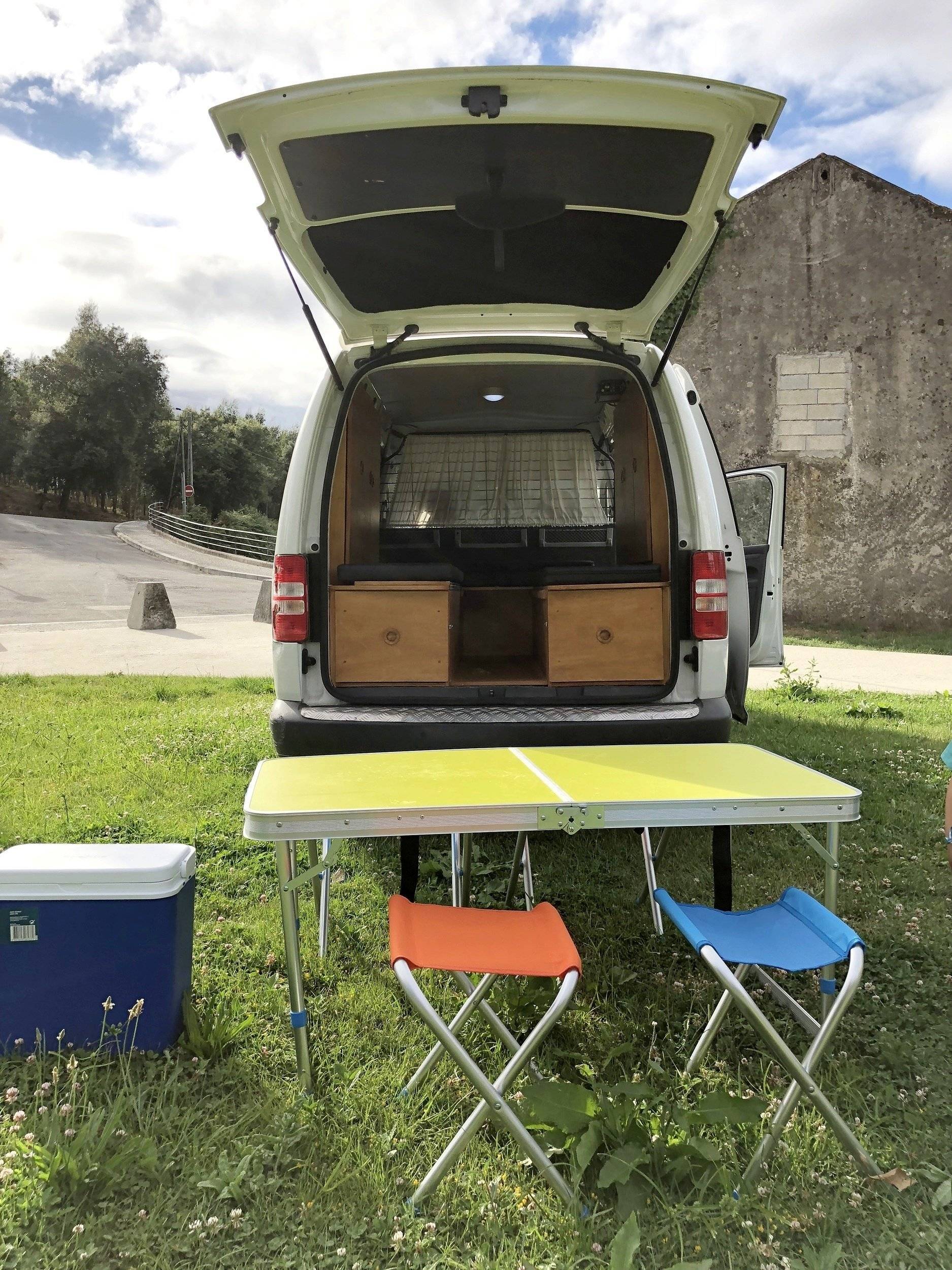 Comedor Volkswagen Caddy 2,0 l 102 ch - Yescapa