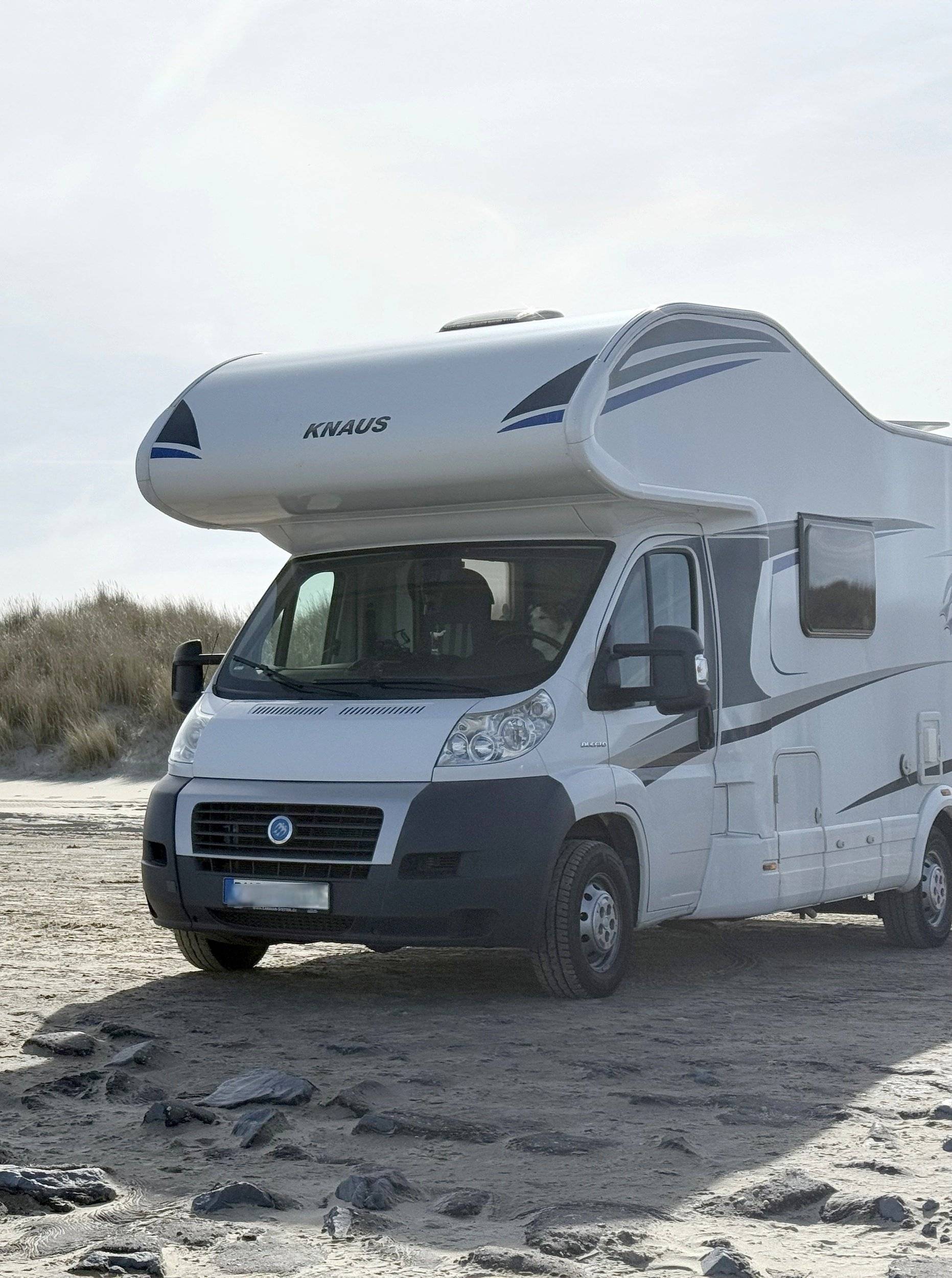 Front view from 3/4 Fiat Al-Ko 2,3 l Multijet 130 ch. - Yescapa