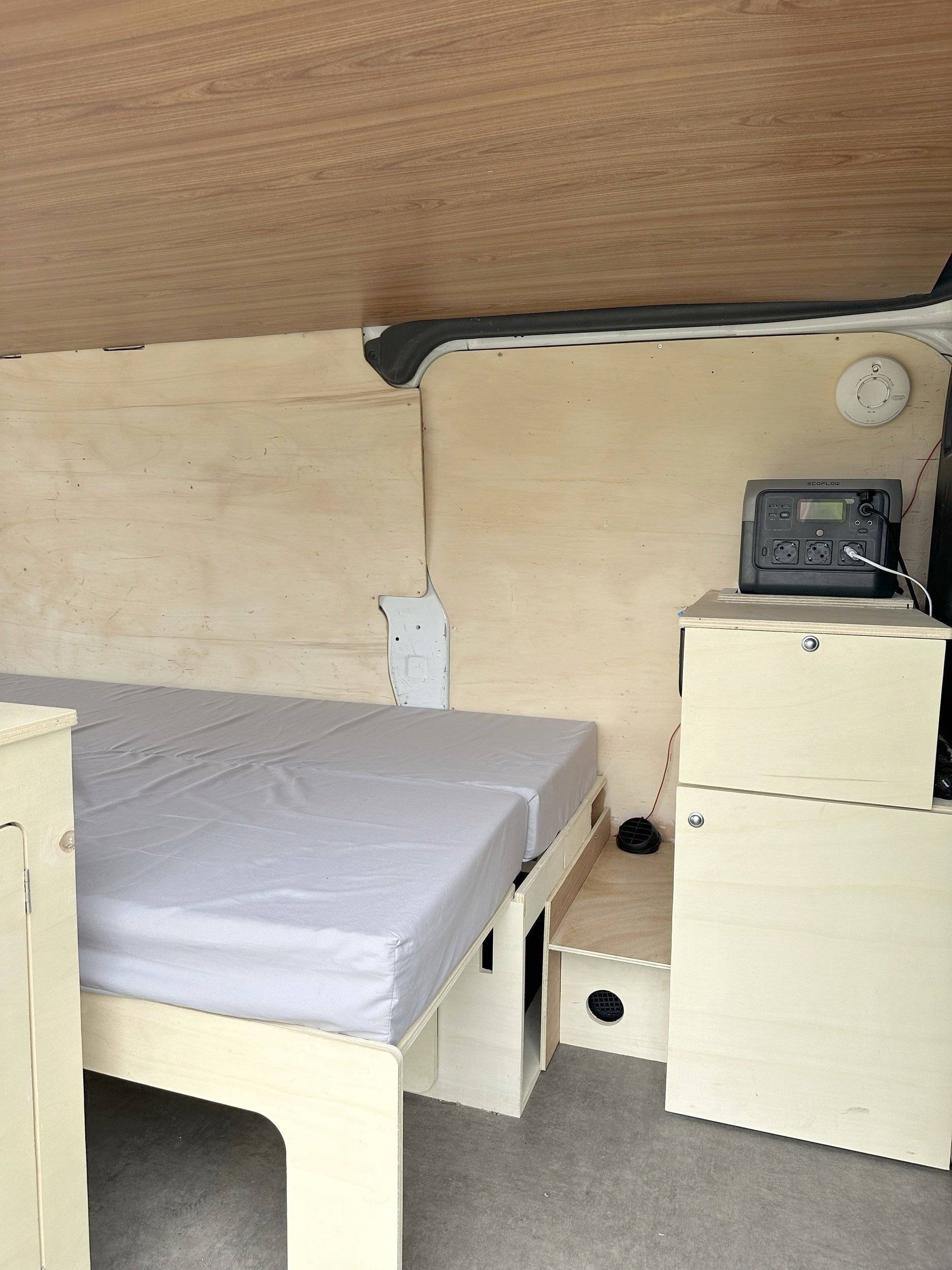 Plazas en cama Ford Custom 2,2 l 125 ch - Yescapa