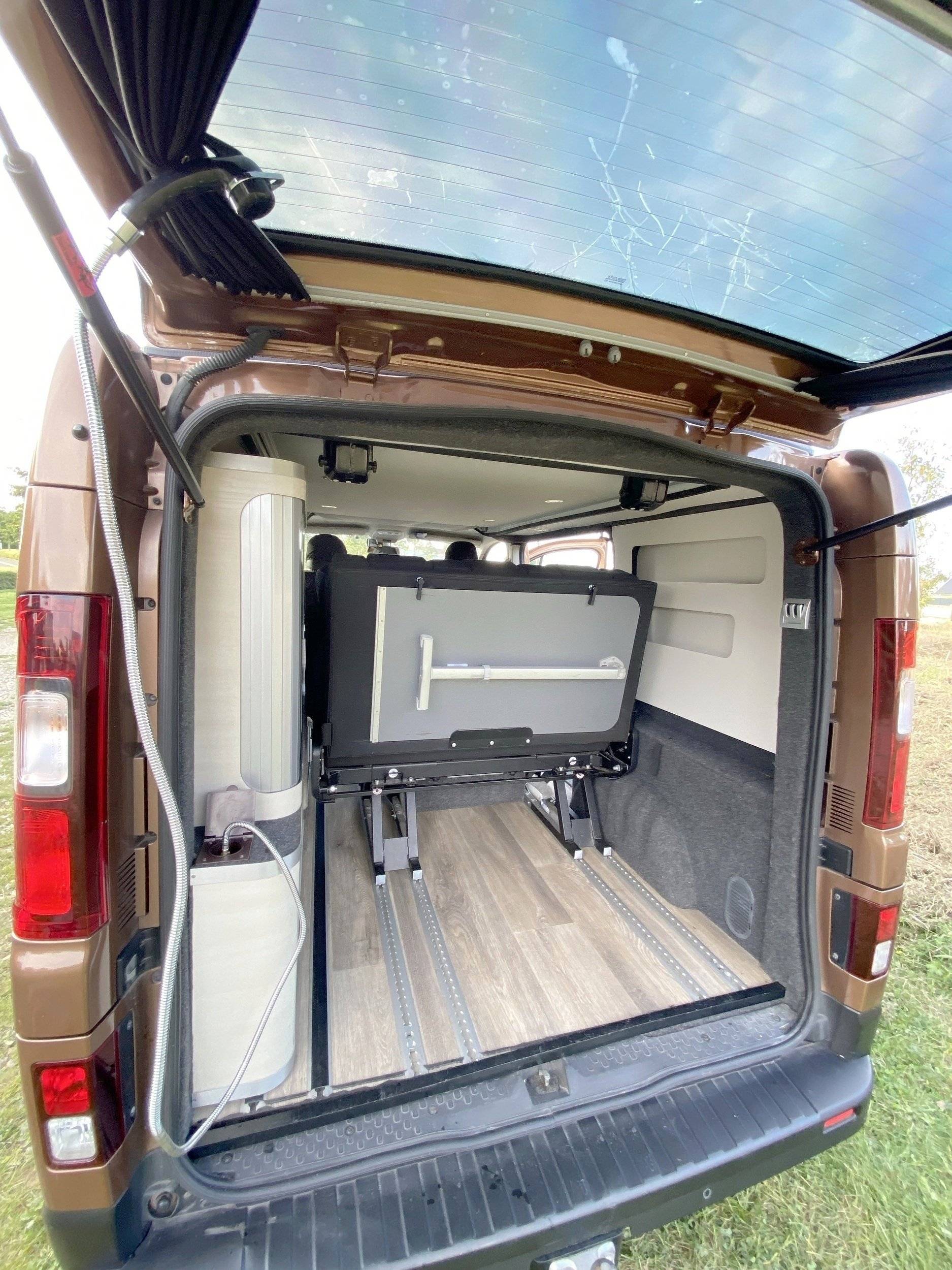 Klubber RENAULT TRAFIC III 1.6 ENERGY DCI 145 TWIN TURBO EU6 L1H1 2.7T