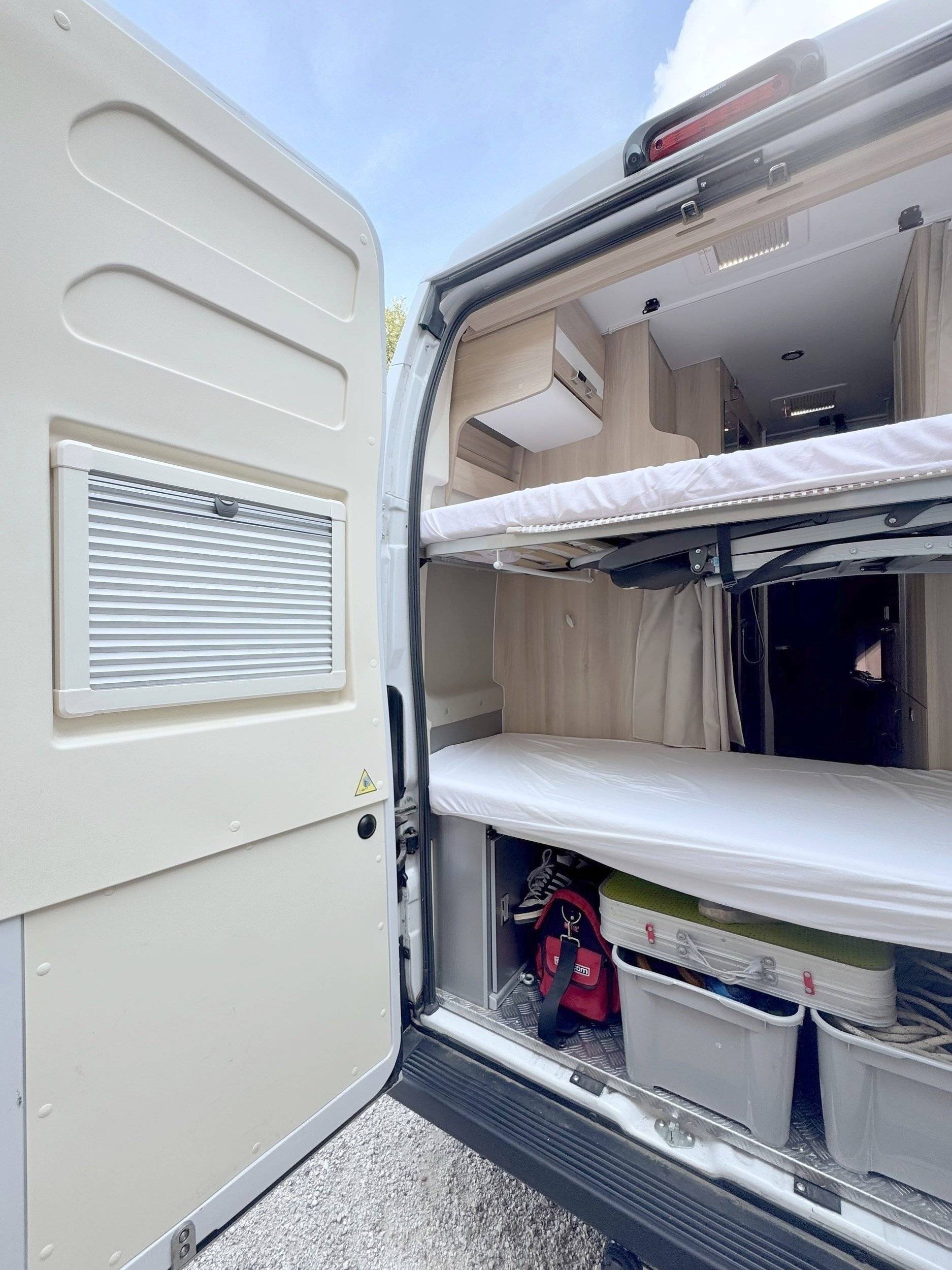 Plazas en cama Peugeot Boxer 3 l 160 ch - Yescapa