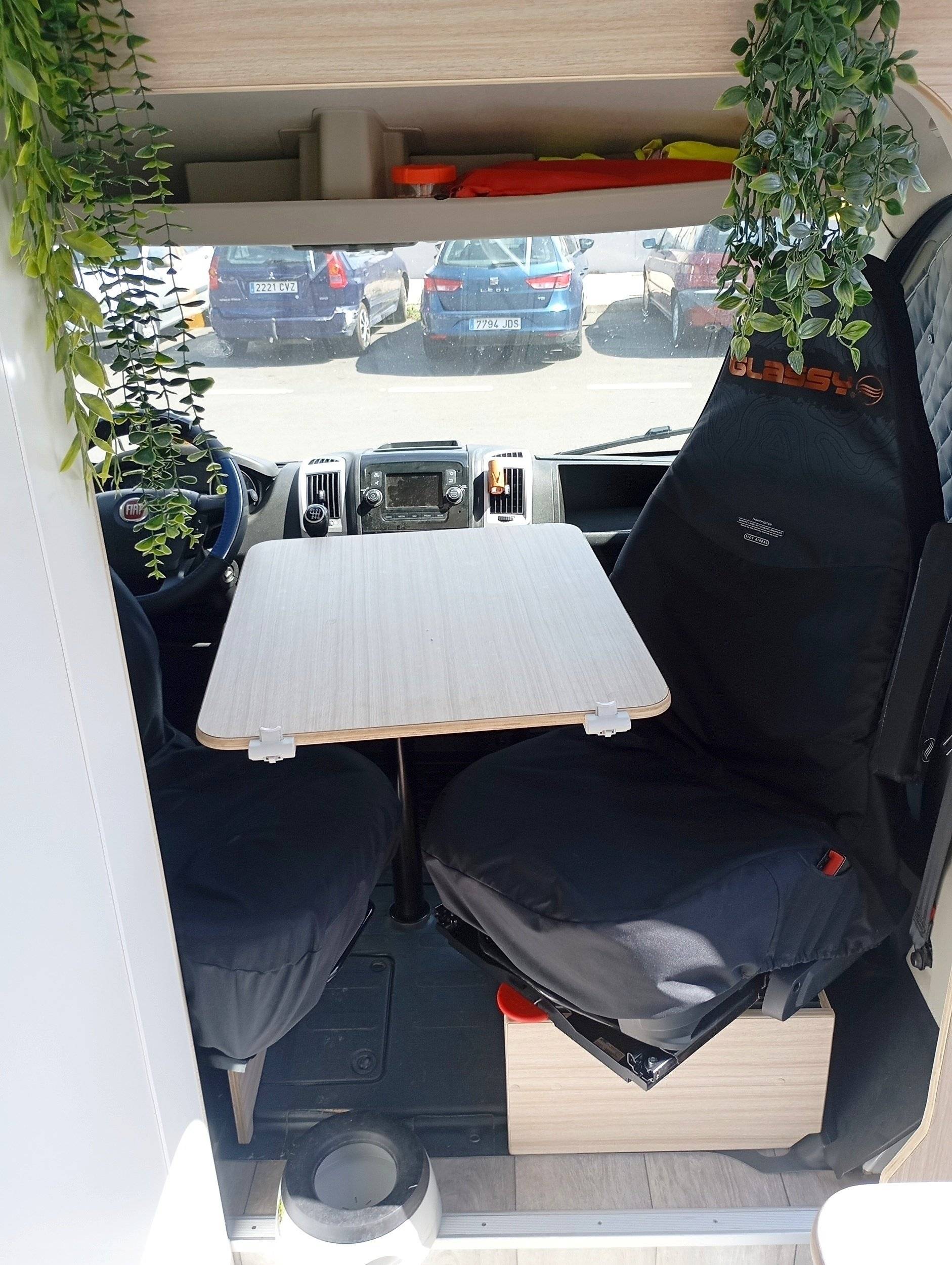 Área de jantar Fiat Fiat ducato - Yescapa