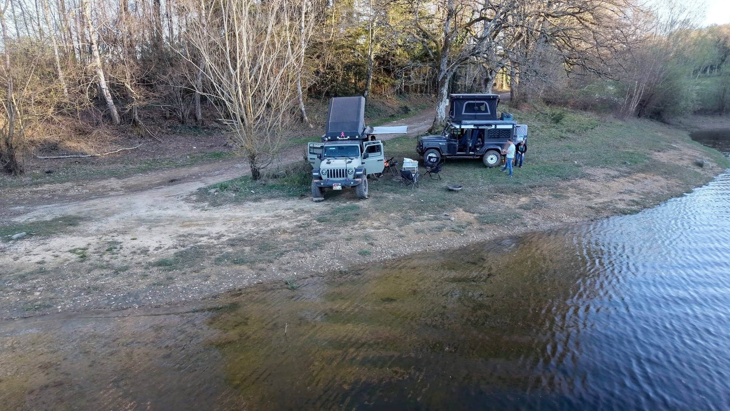 Camper Track Land Rover