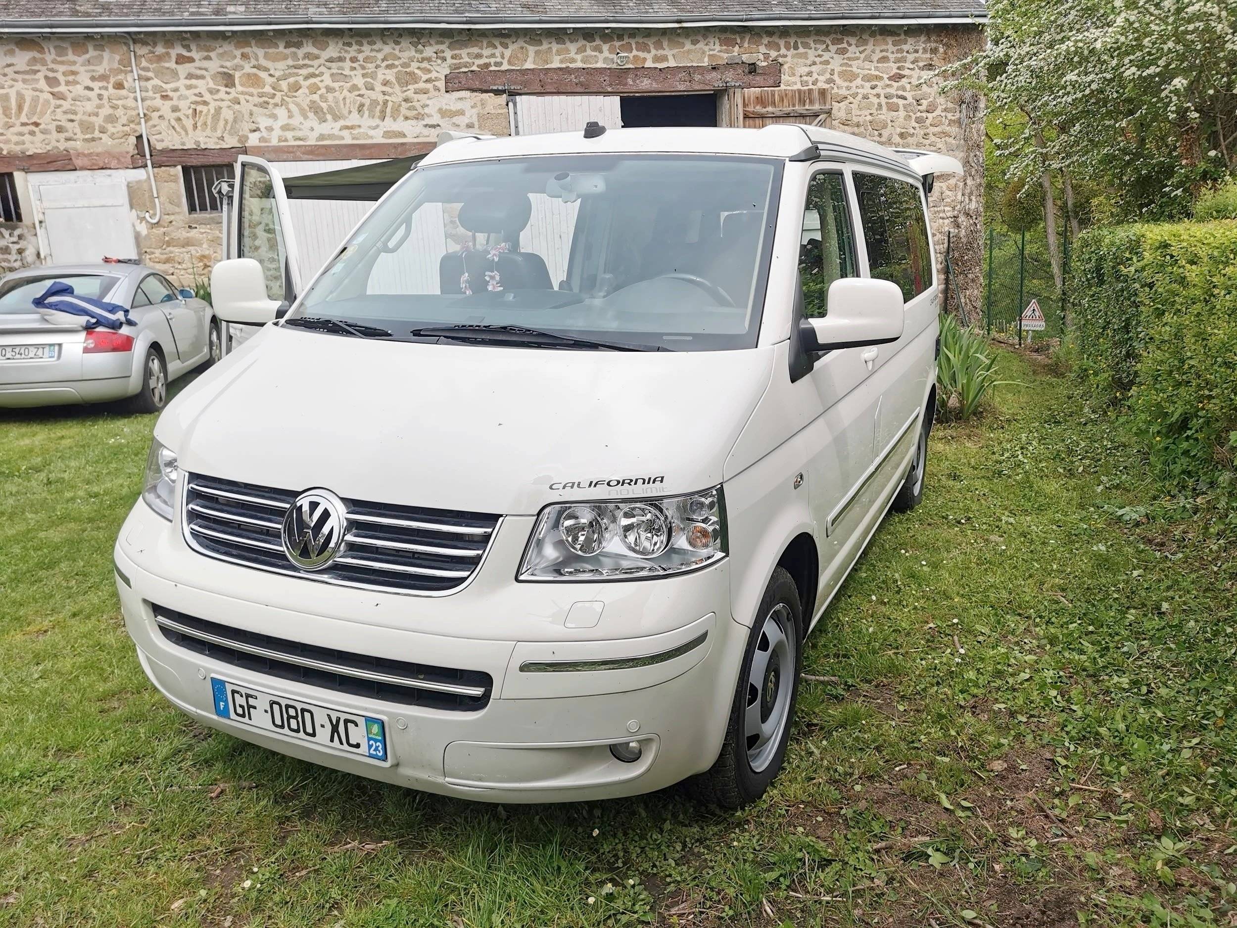 Voorkant 3/4 Volkswagen T5 2,5l 174 ch - Yescapa