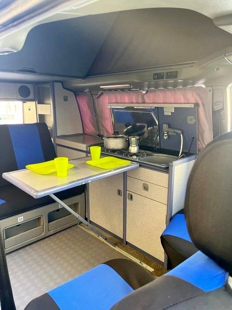 Dinette Volkswagen T4 California - Yescapa