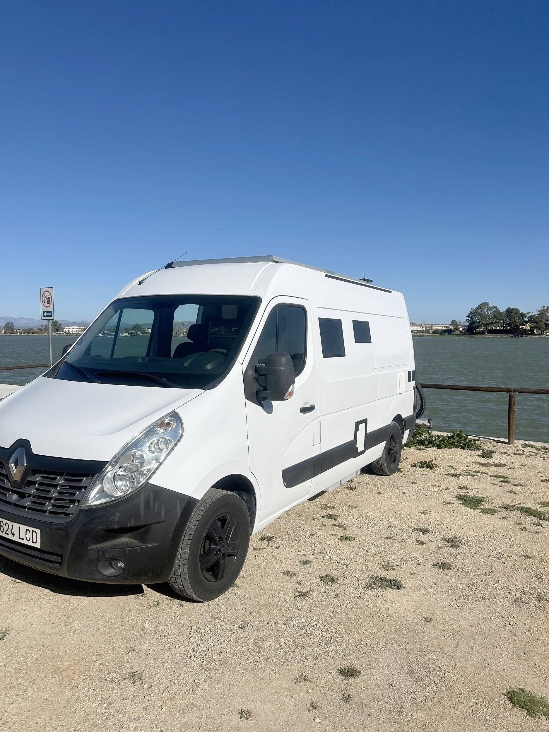 schräge Vorderansicht  - Yescapa