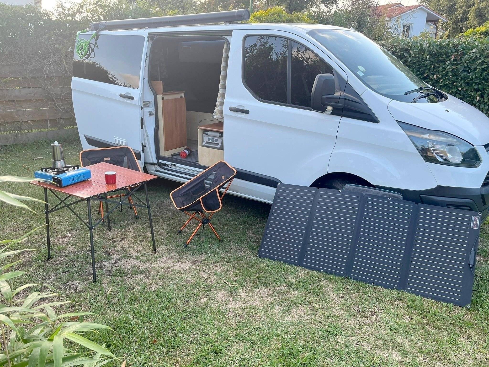 Front view from 3/4 Ford - Yescapa