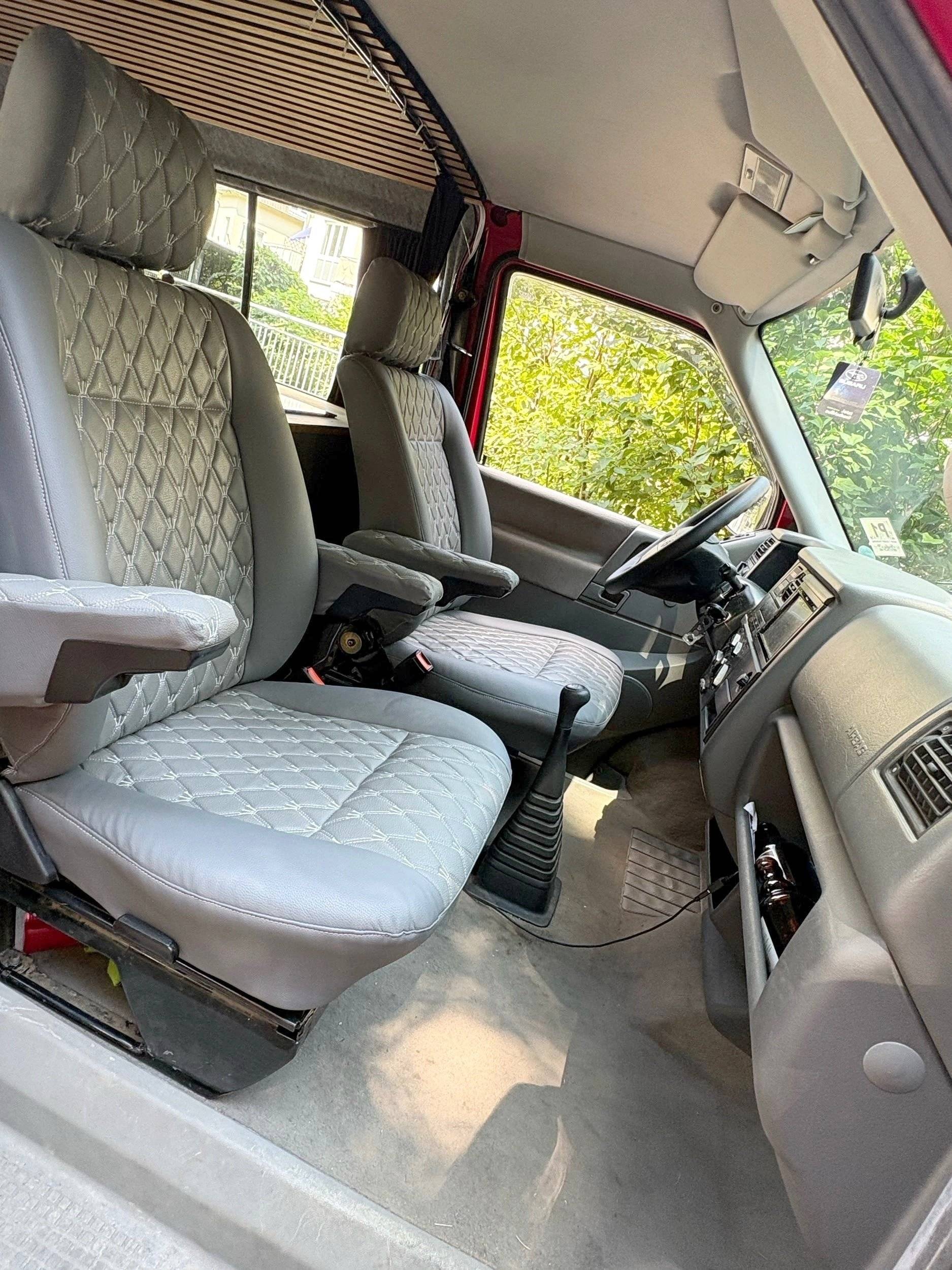 Camper Track Van