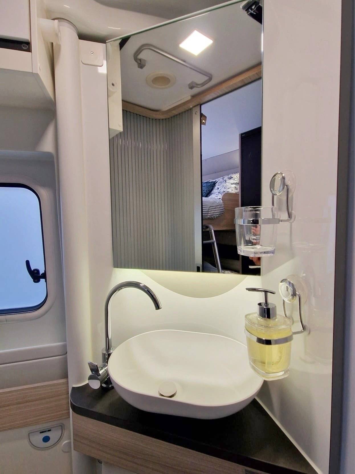 Adria Twin 600 SPB Family