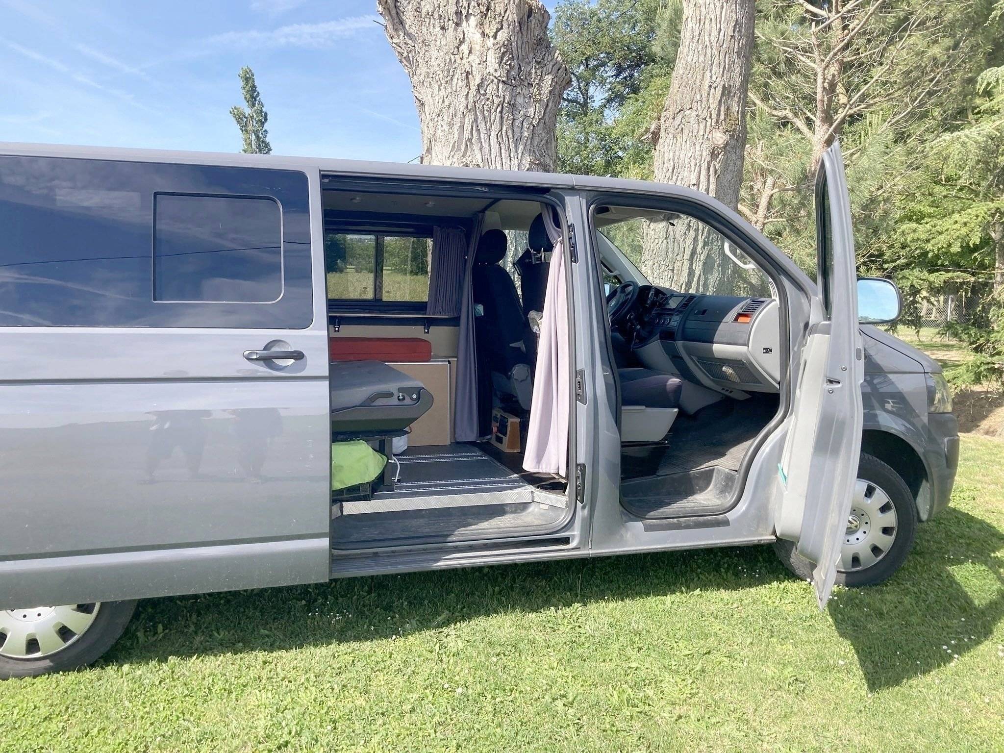 Volkswagen T5 2 l 140 ch