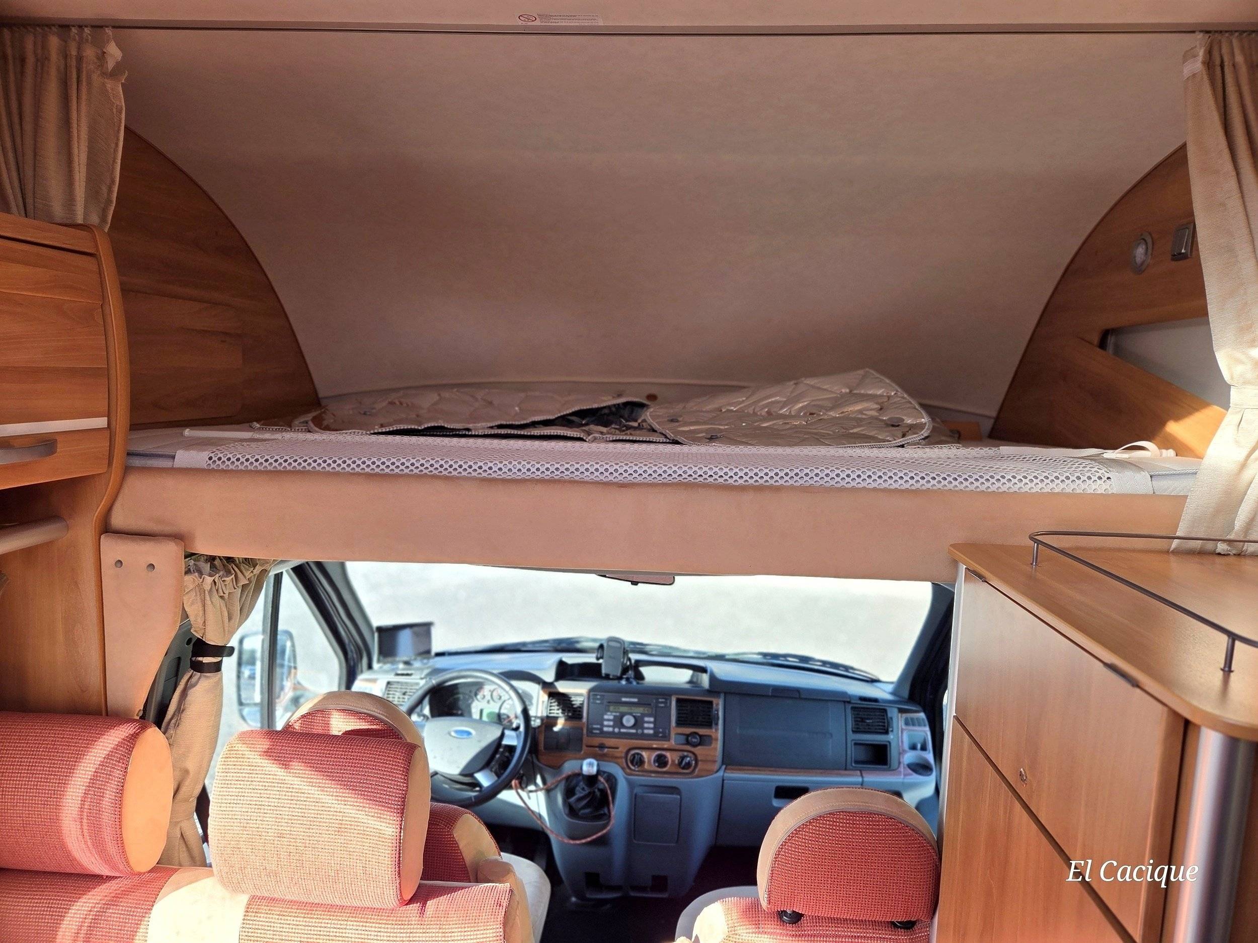 slaapplaatsen Ford - Yescapa