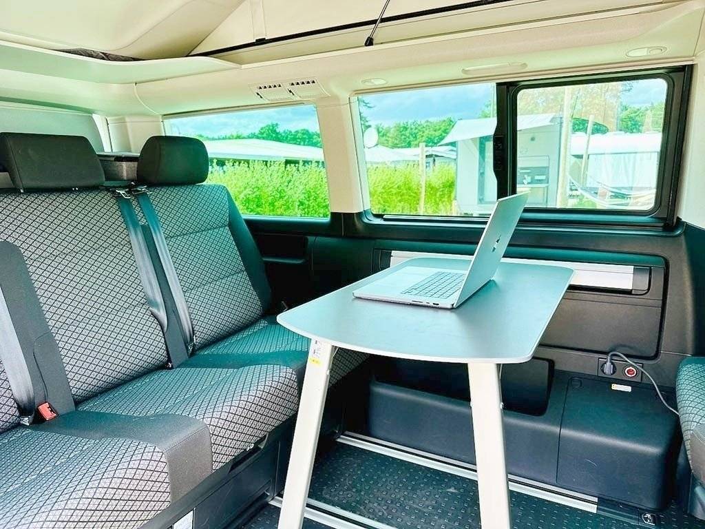 Dinette Volkswagen CALIFORNIA BEACH - Yescapa