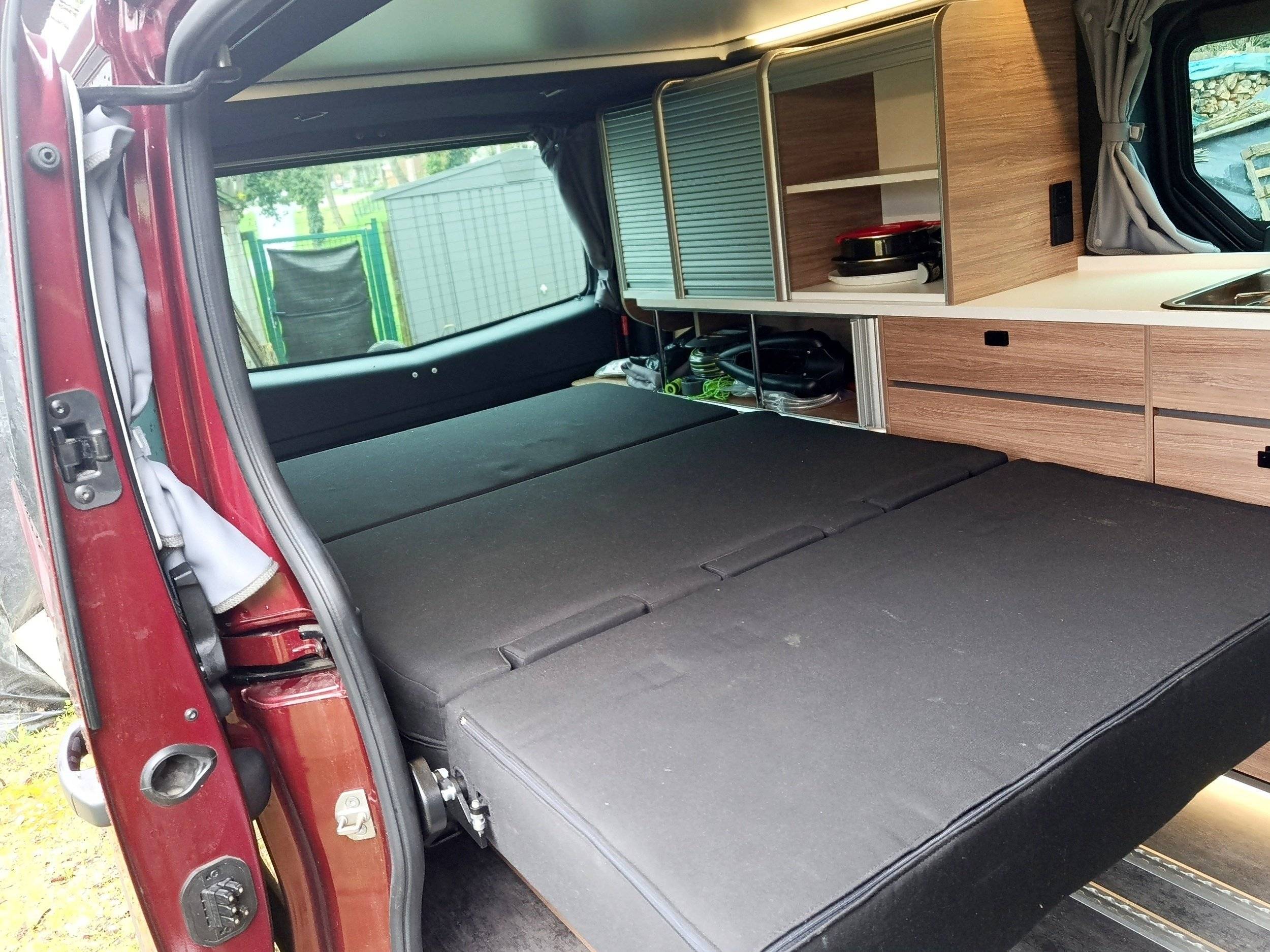 llits Renault RENAULT TRAFIC 2.0 DCI 150 - Yescapa