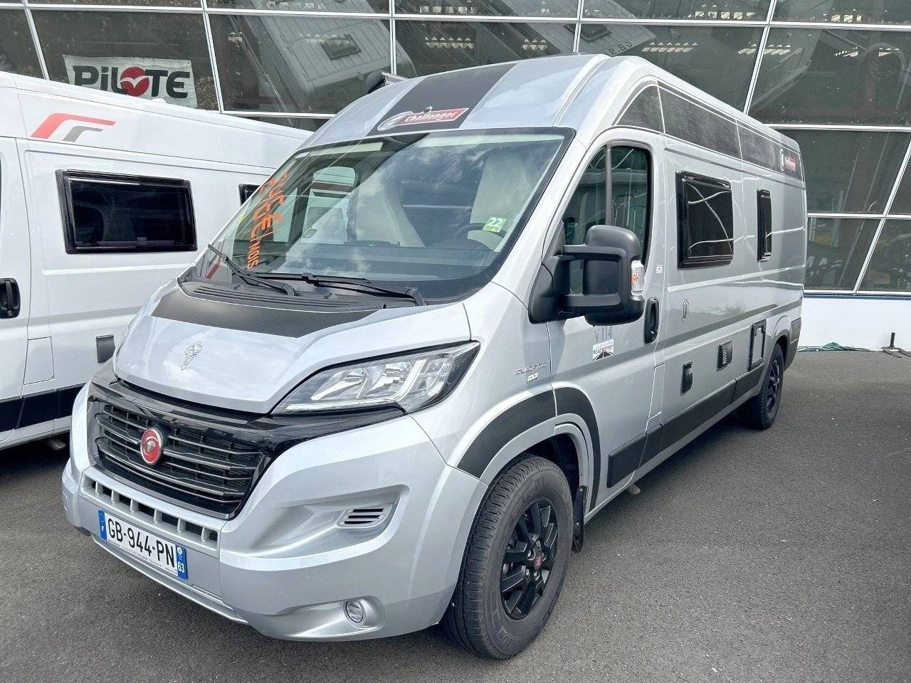 Vue avant de 3/4 Fiat Fiat Ducato 2.3 Multijet 140 PS - Yescapa