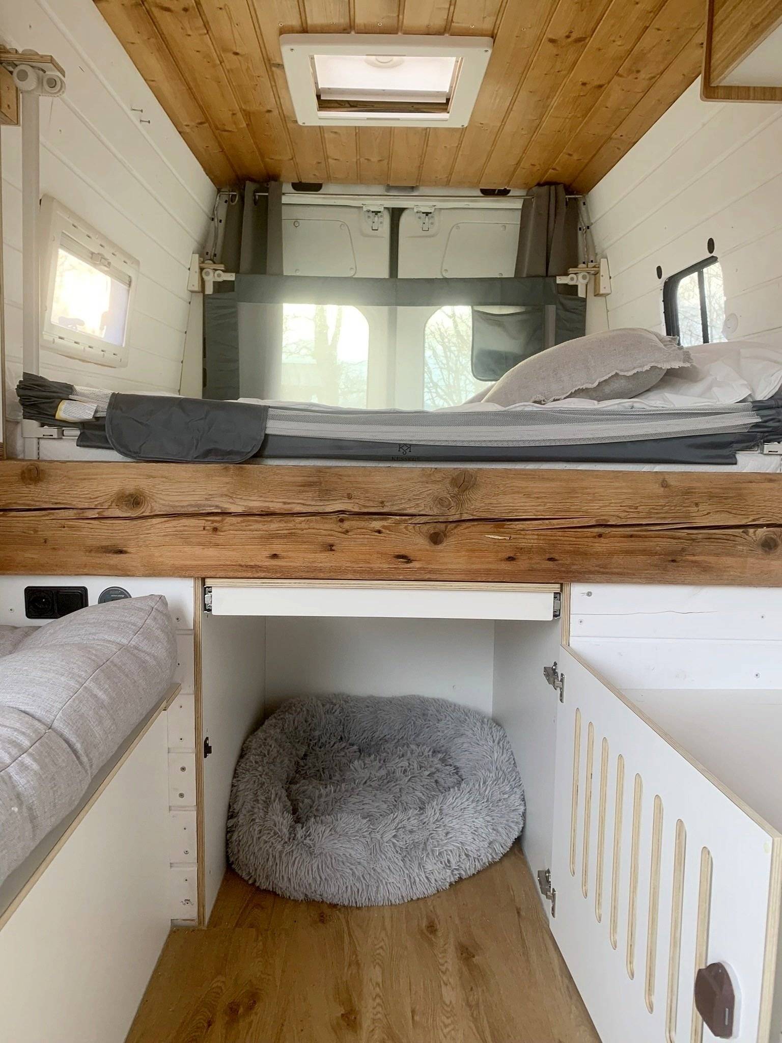 Volkswagen Volkswagen Crafter 35 mittel L2H2 Hochdach Express Profi