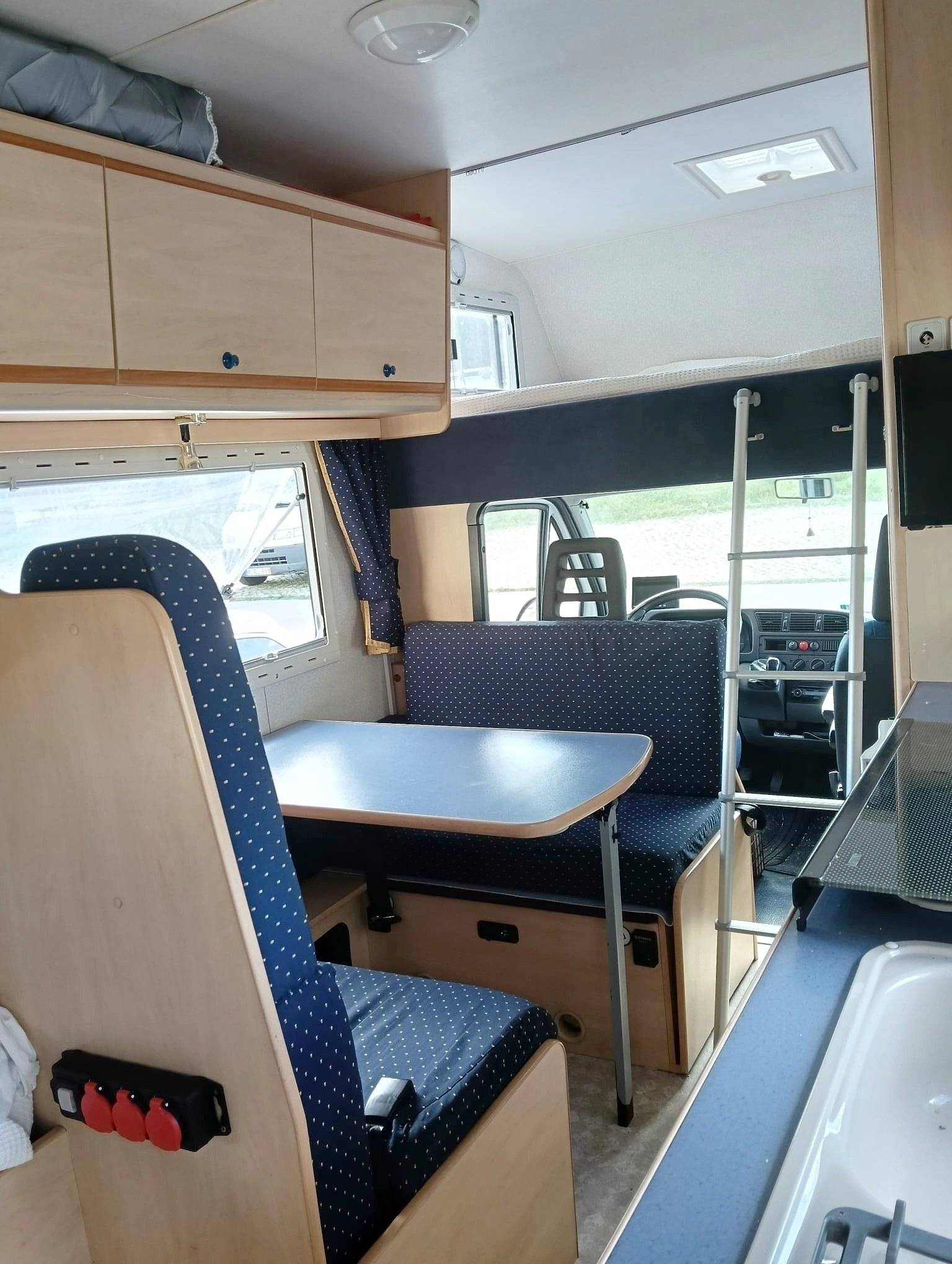 Área de jantar Fiat DUCATO 2.8 idtd - Yescapa