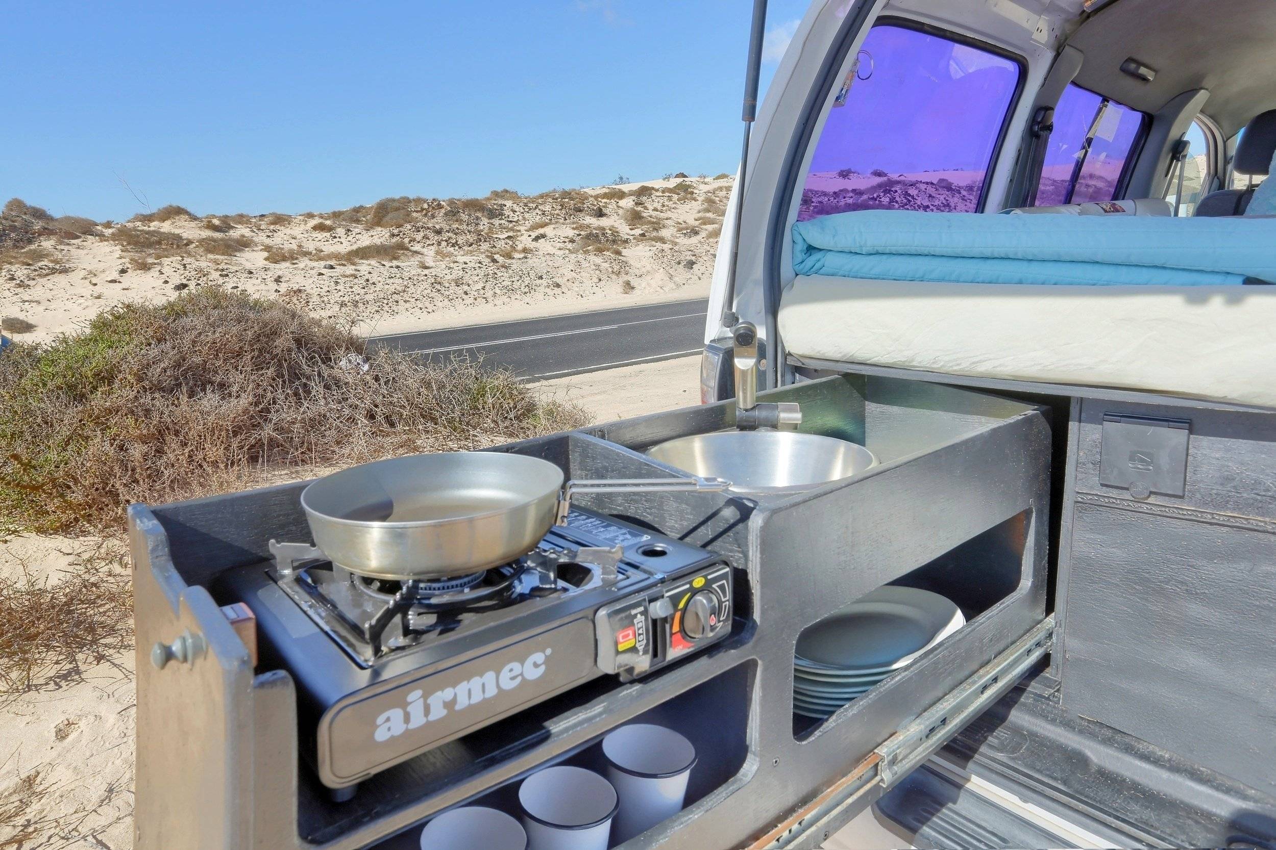 Kitchen Hyundai H-1 - Yescapa