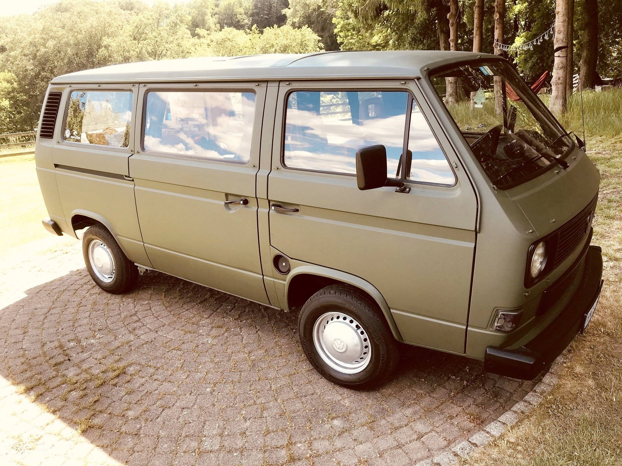 Vista frontale a ¾ Volkswagen T3 - Yescapa