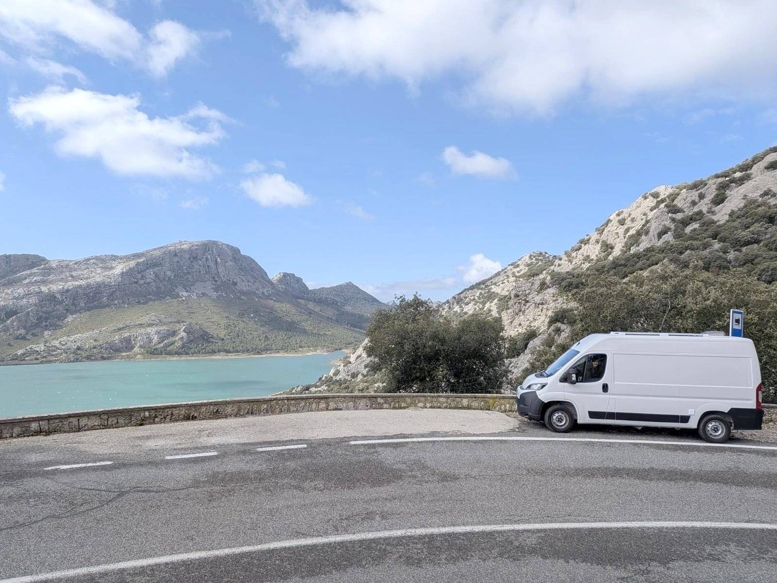 Front view from 3/4 Fiat FIAT DUCATO - Yescapa